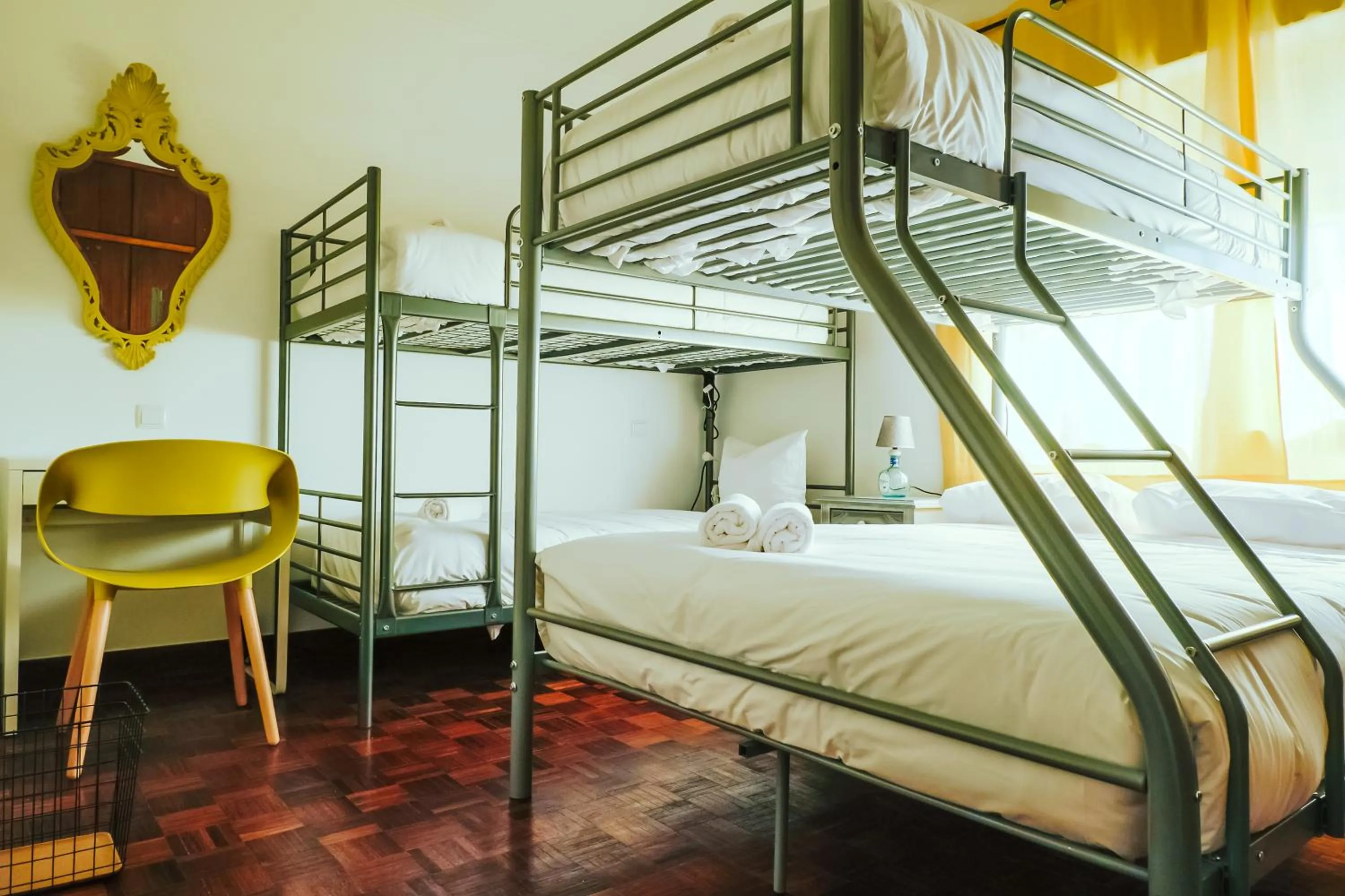 Bed in Help Yourself Hostels - Restelo