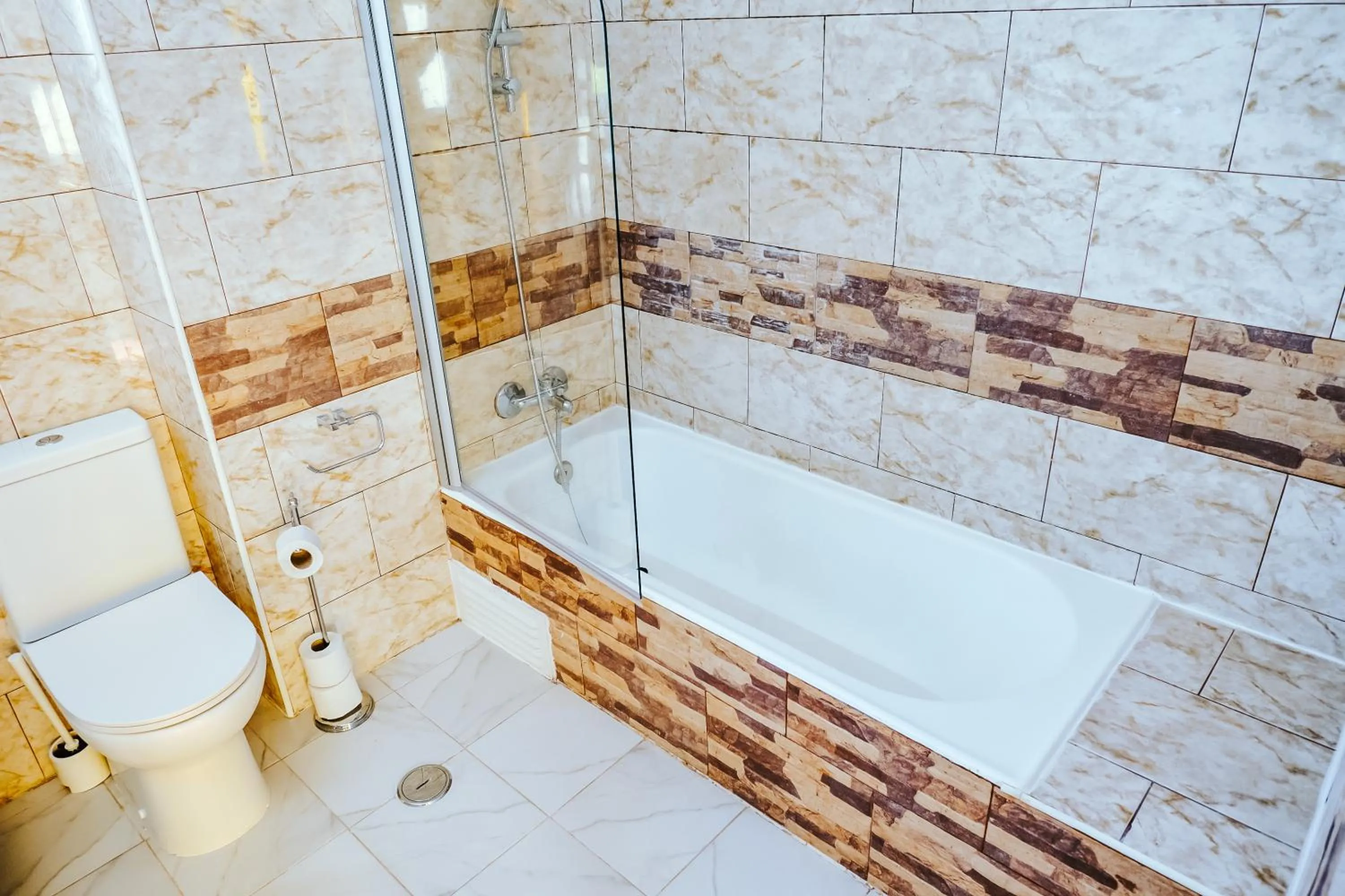 Shower in Help Yourself Hostels - Restelo