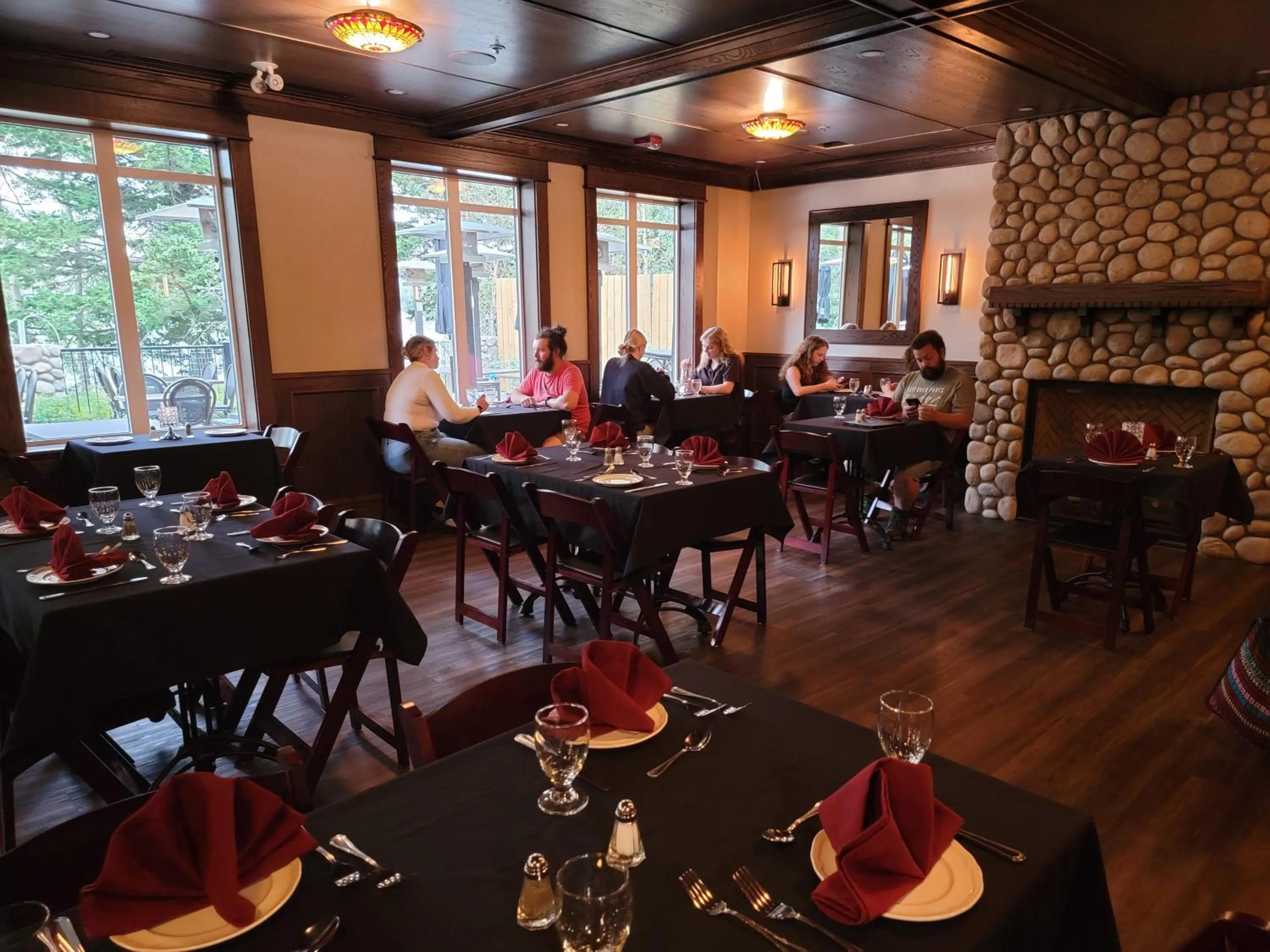 Restaurant/places to eat in Kilmorey Lodge