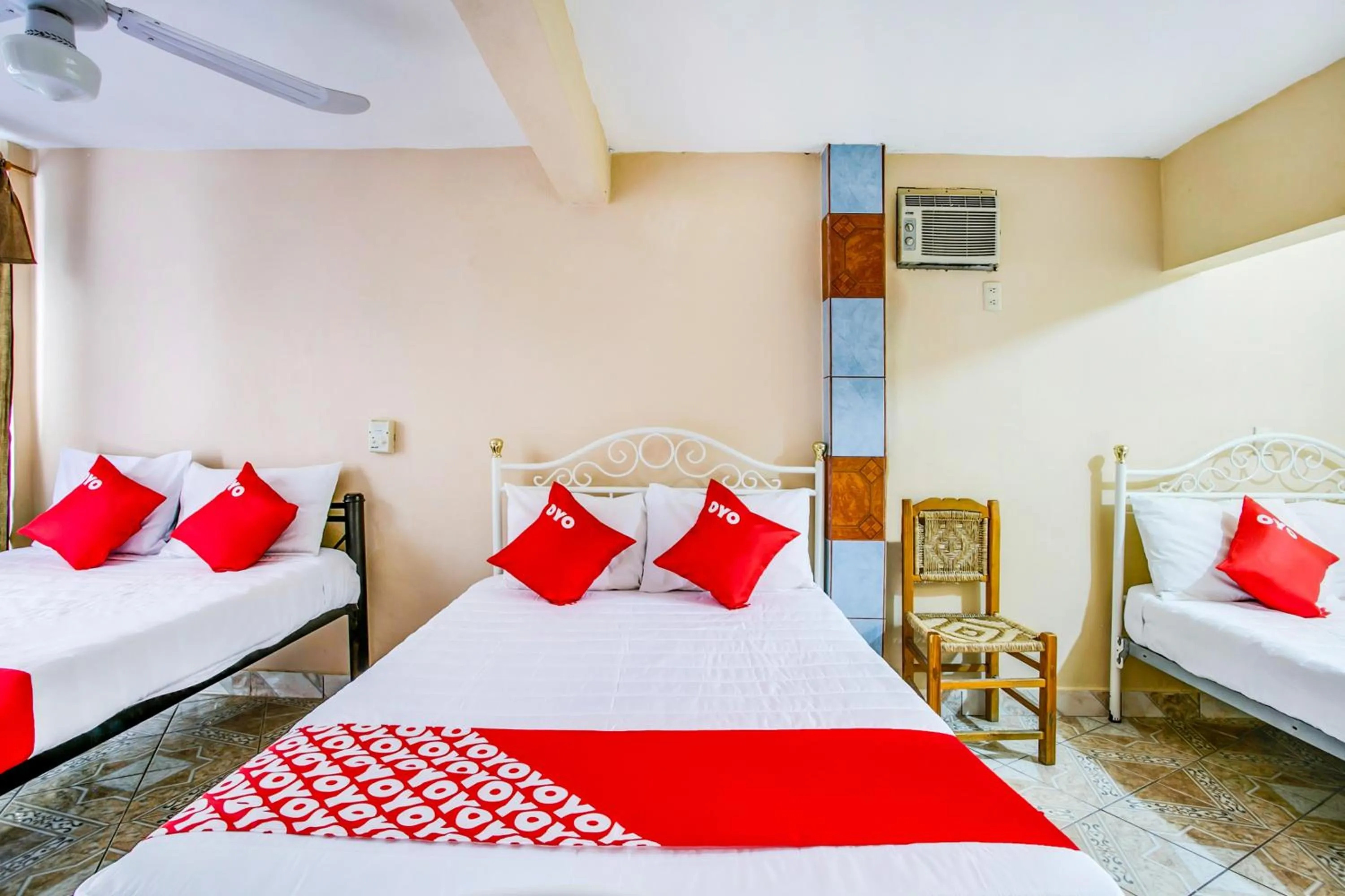 Bedroom, Bed in OYO Hotel Margarita