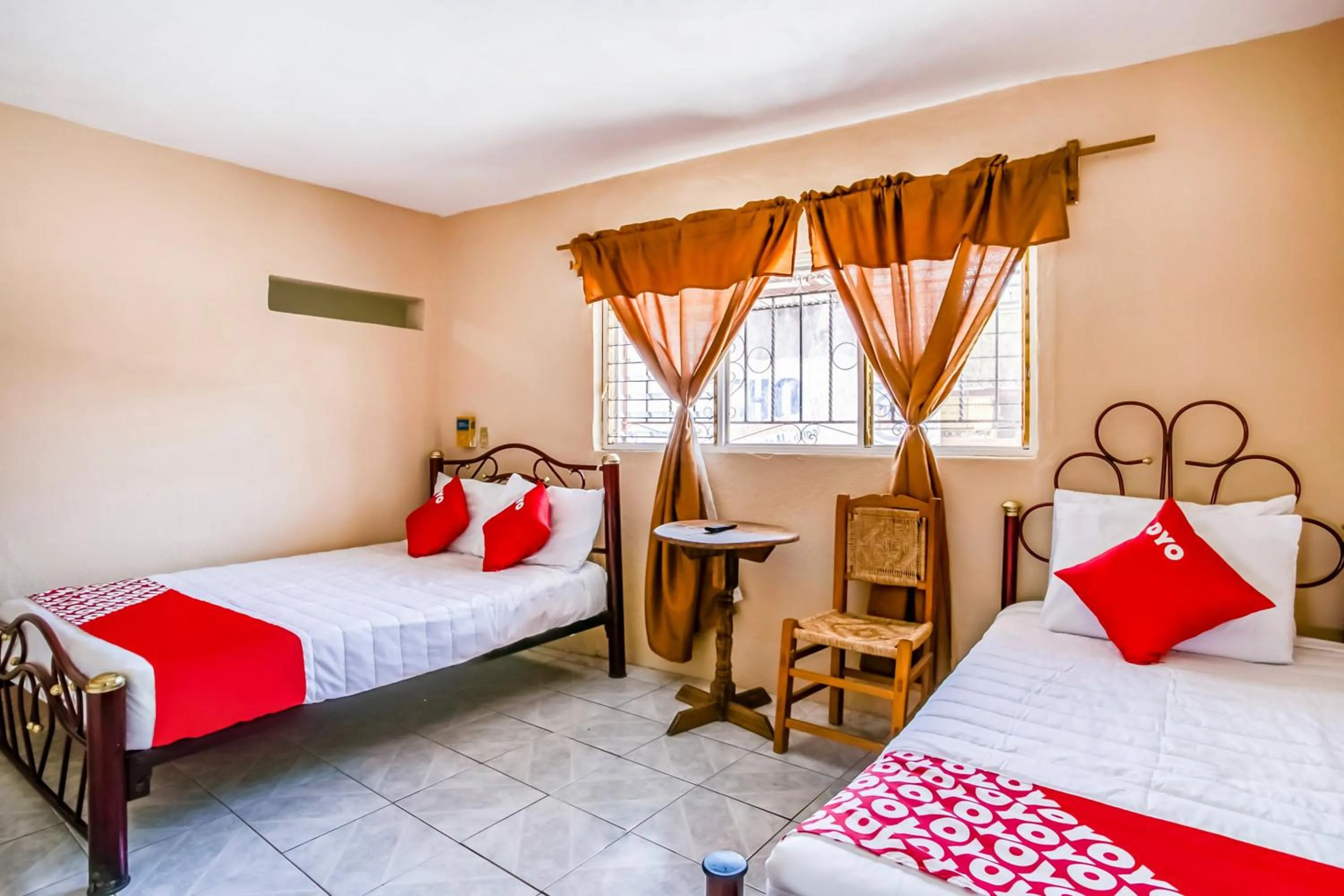 Bedroom, Bed in OYO Hotel Margarita