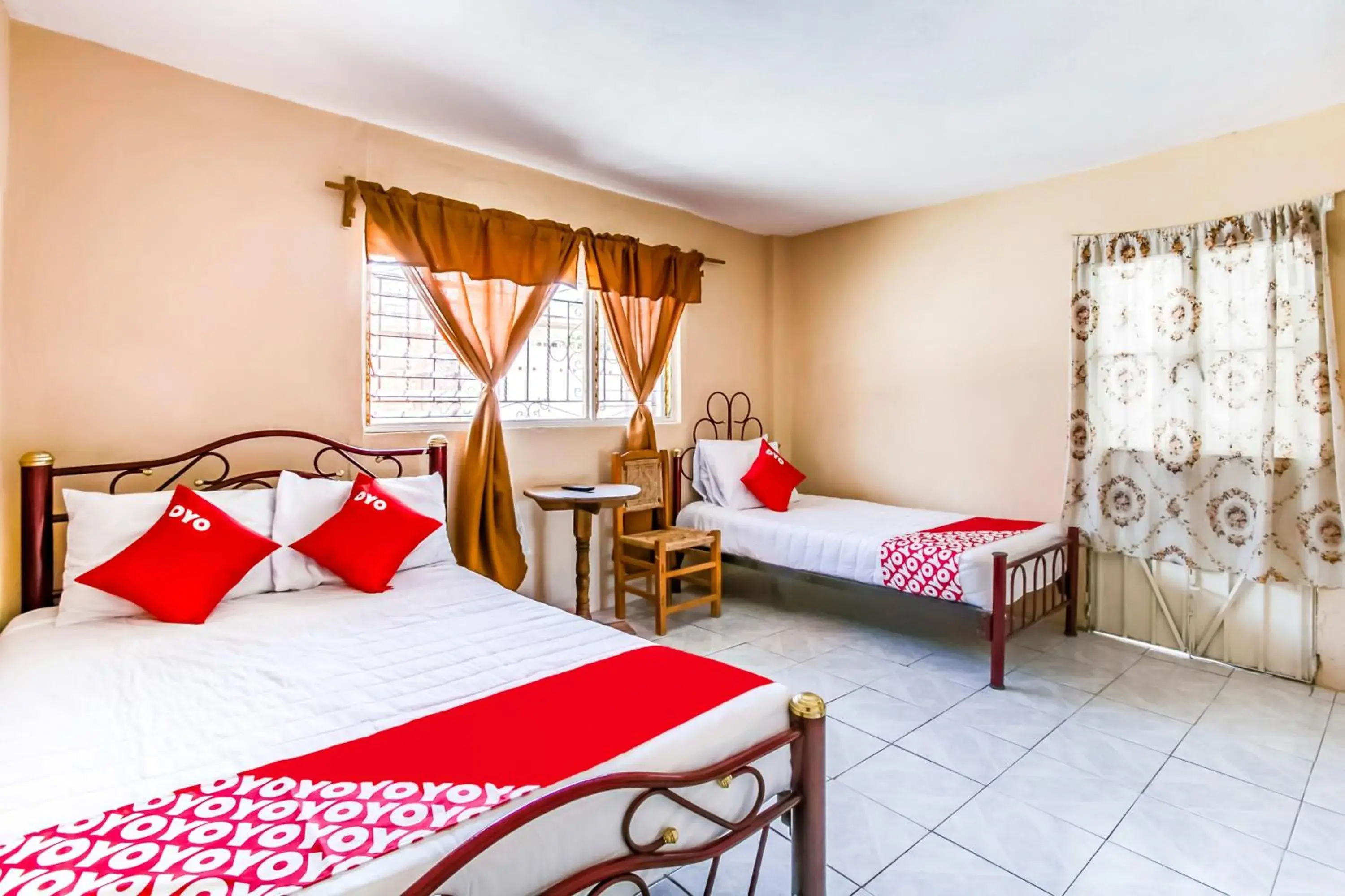 Standard Triple in OYO Hotel Margarita Standard Triple in OYO Hotel Margarita