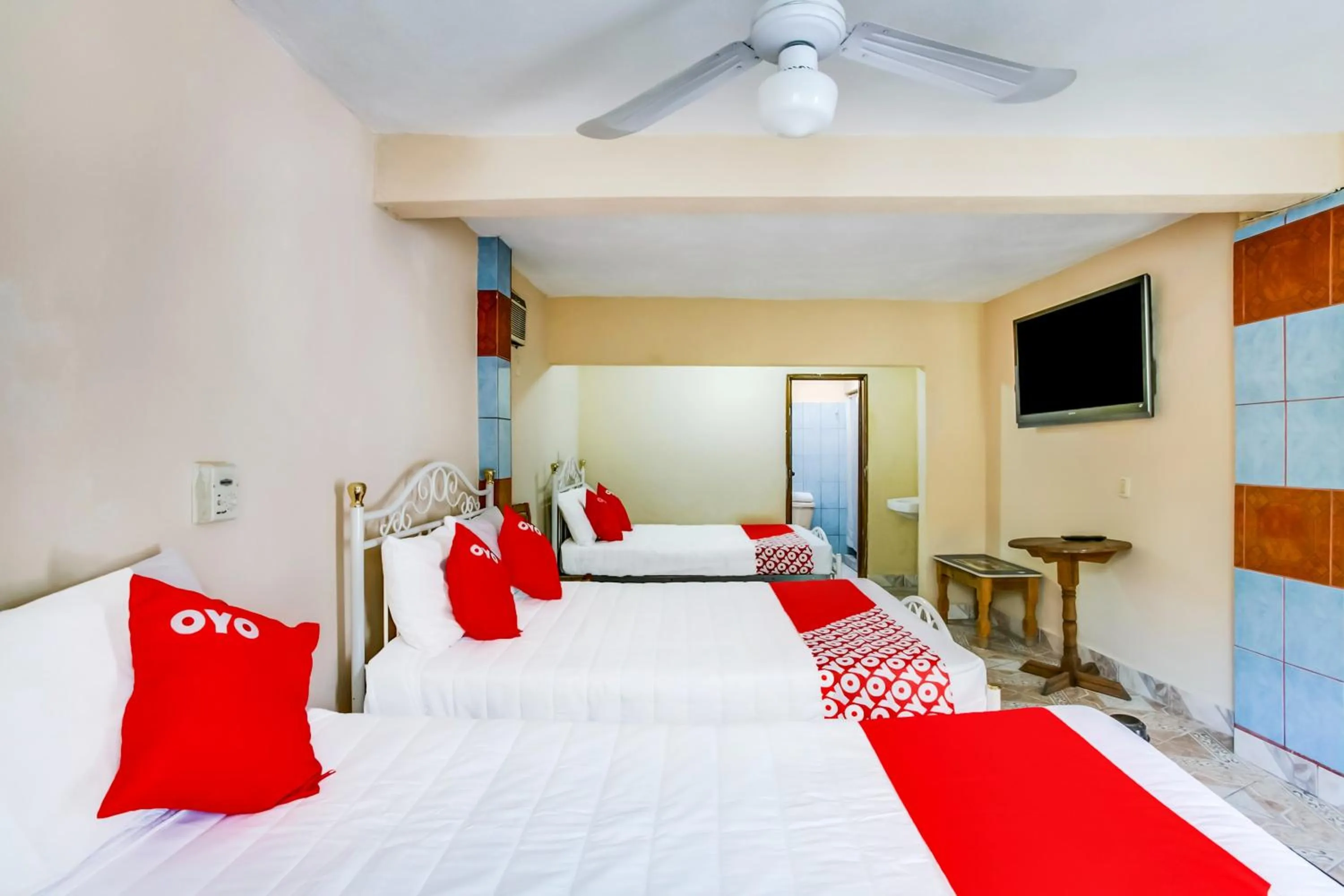 Bedroom, Bed in OYO Hotel Margarita