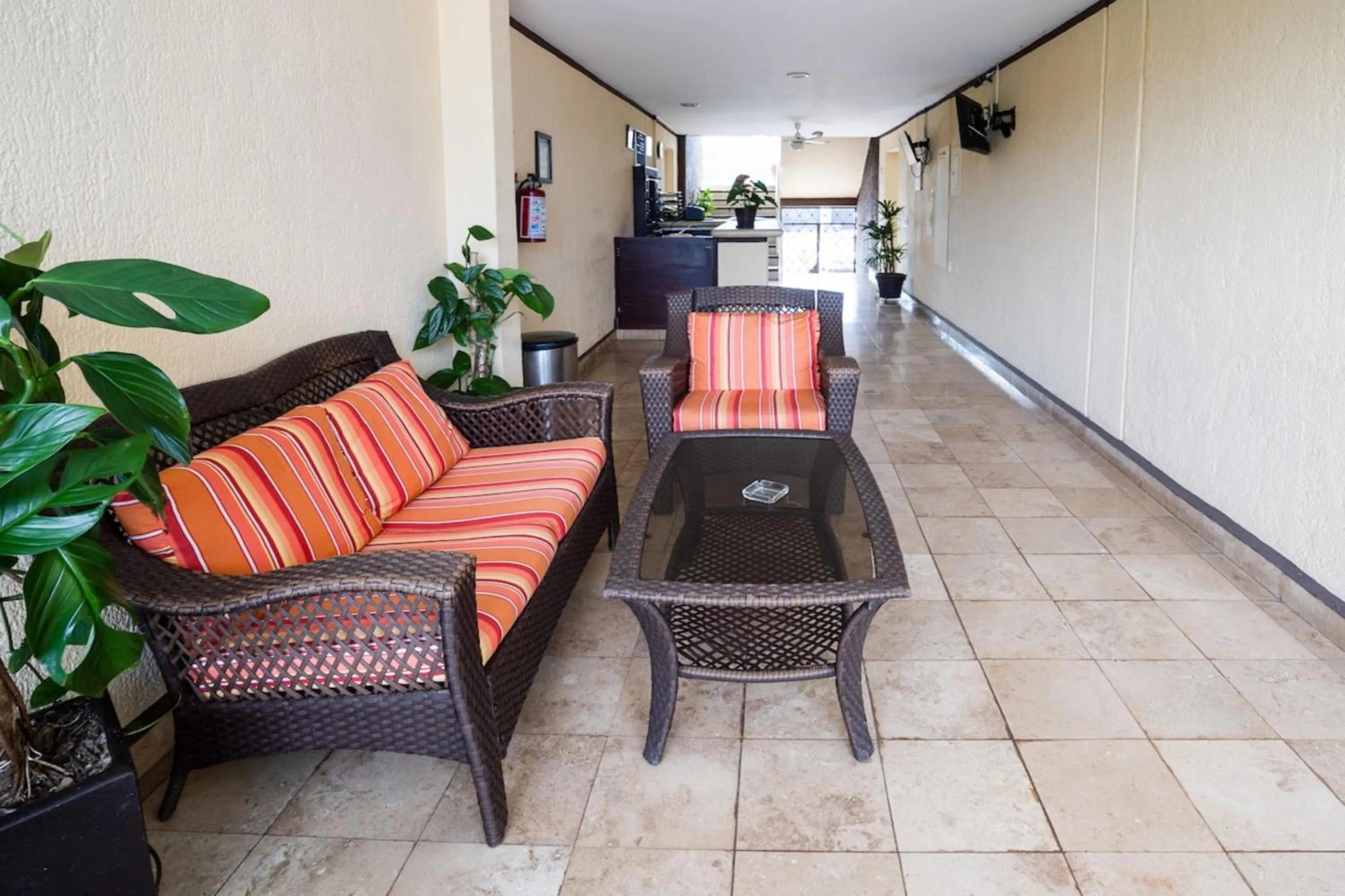 Lobby or reception in Capital O Hotel Los Caracoles, Acapulco