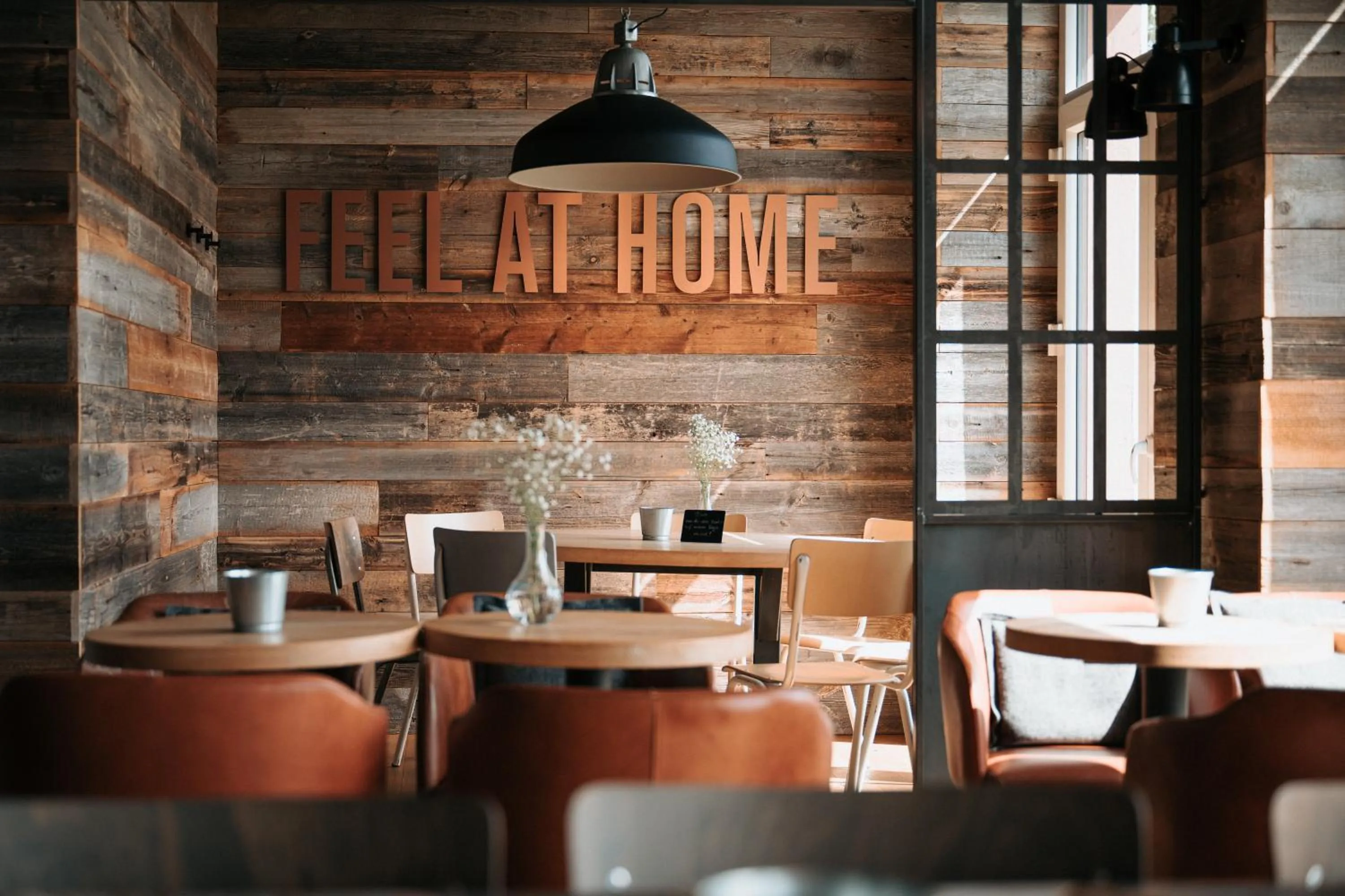 Restaurant/places to eat in Coffee Fellows Hotel Trier