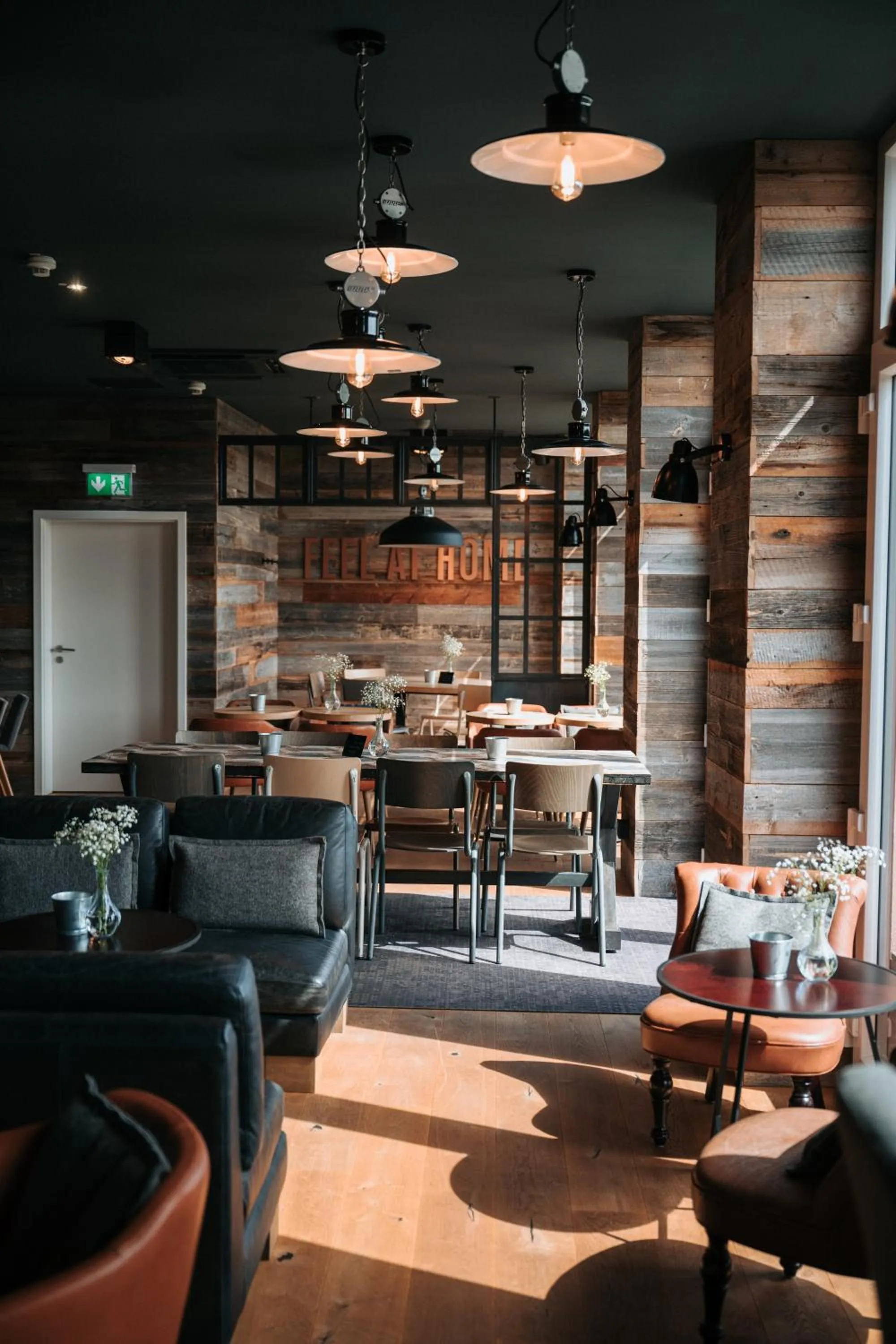 Restaurant/places to eat in Coffee Fellows Hotel Trier