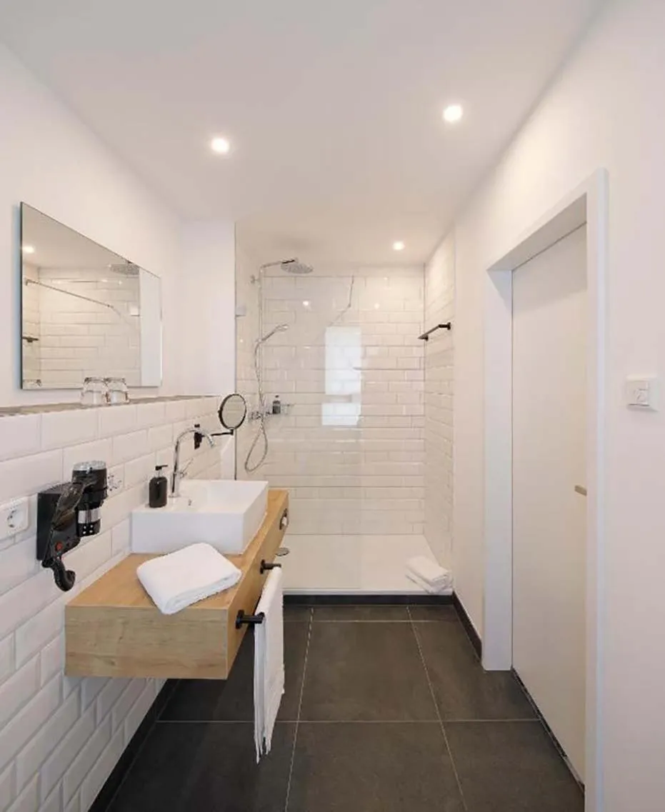 Bathroom, Bed in Coffee Fellows Hotel Trier