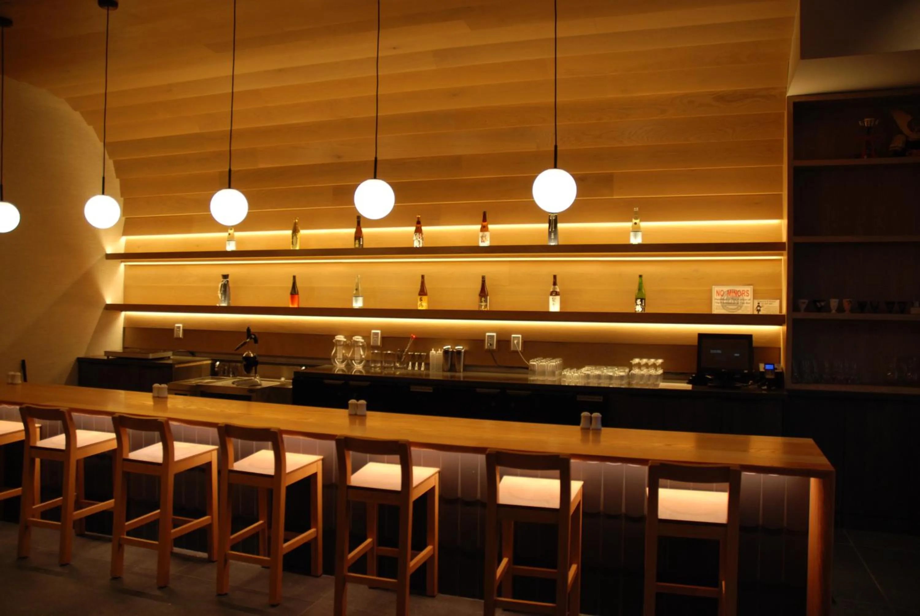 Lounge or bar in Cedartree Hotel Portland Hillsboro