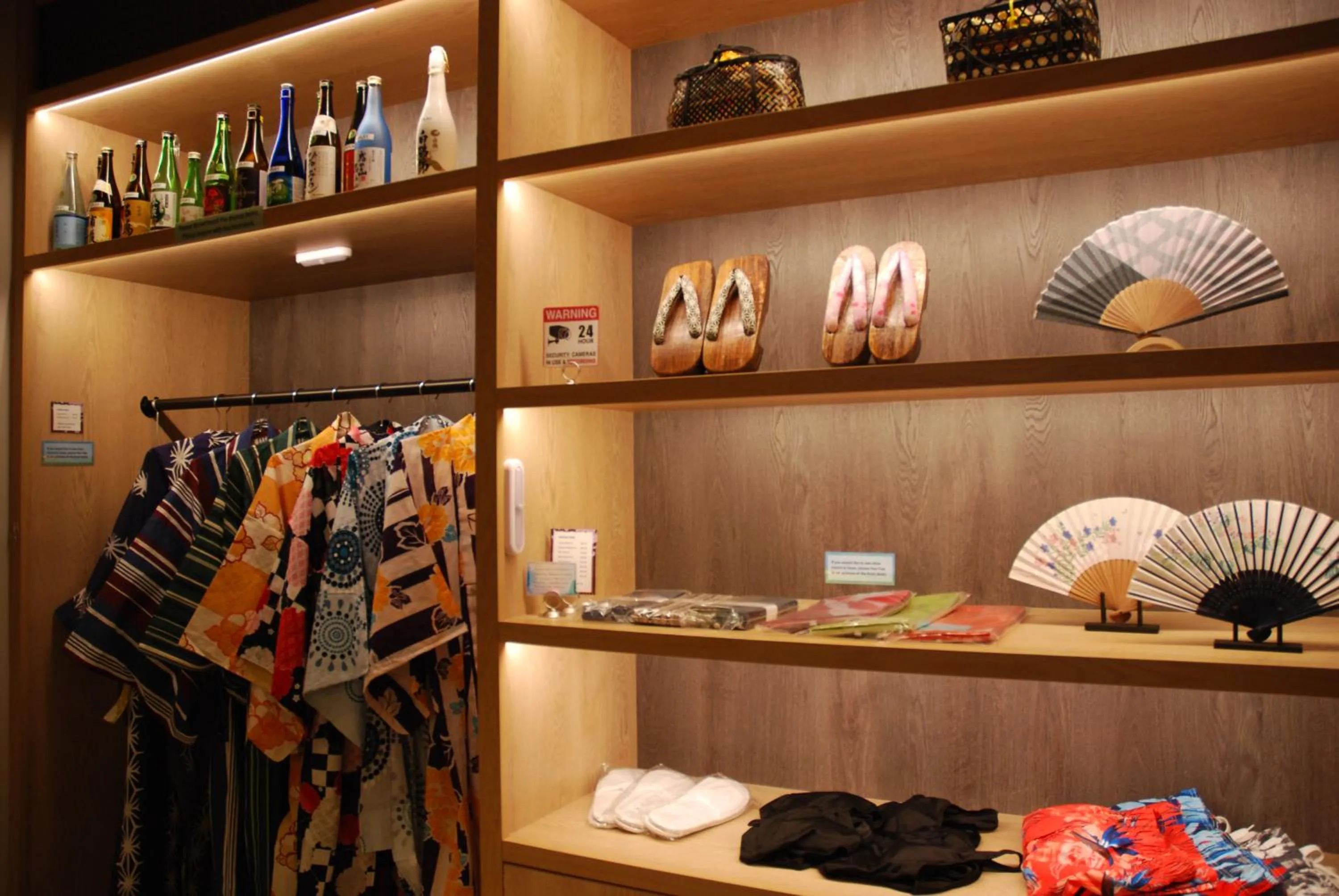 Property building in Cedartree Hotel Portland Hillsboro