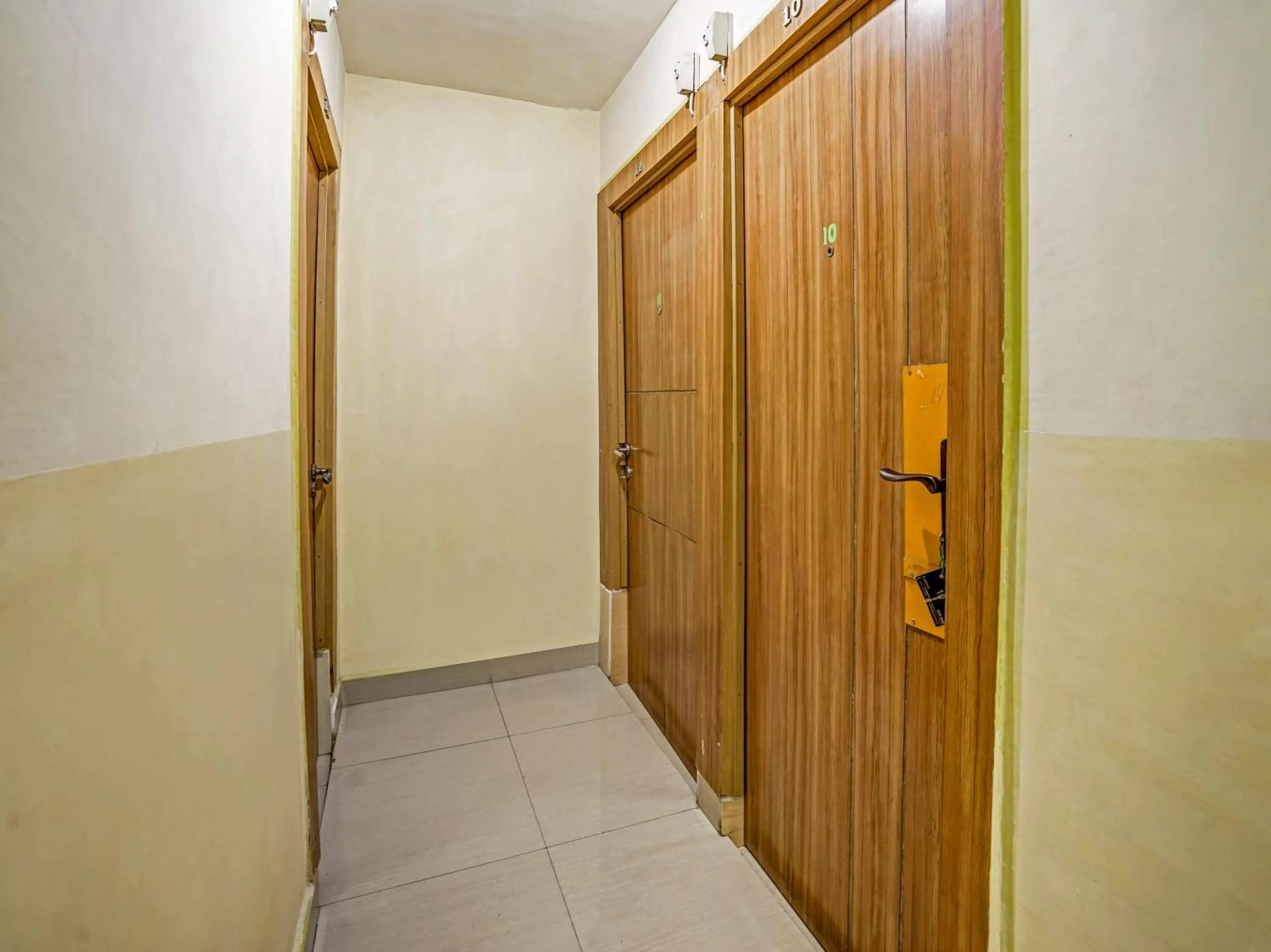Area and facilities, Bathroom in OYO 90158 Hotel Lendosis Perintis Kemerdekaan