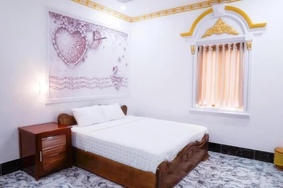 Bed in Little Saigon Hotel