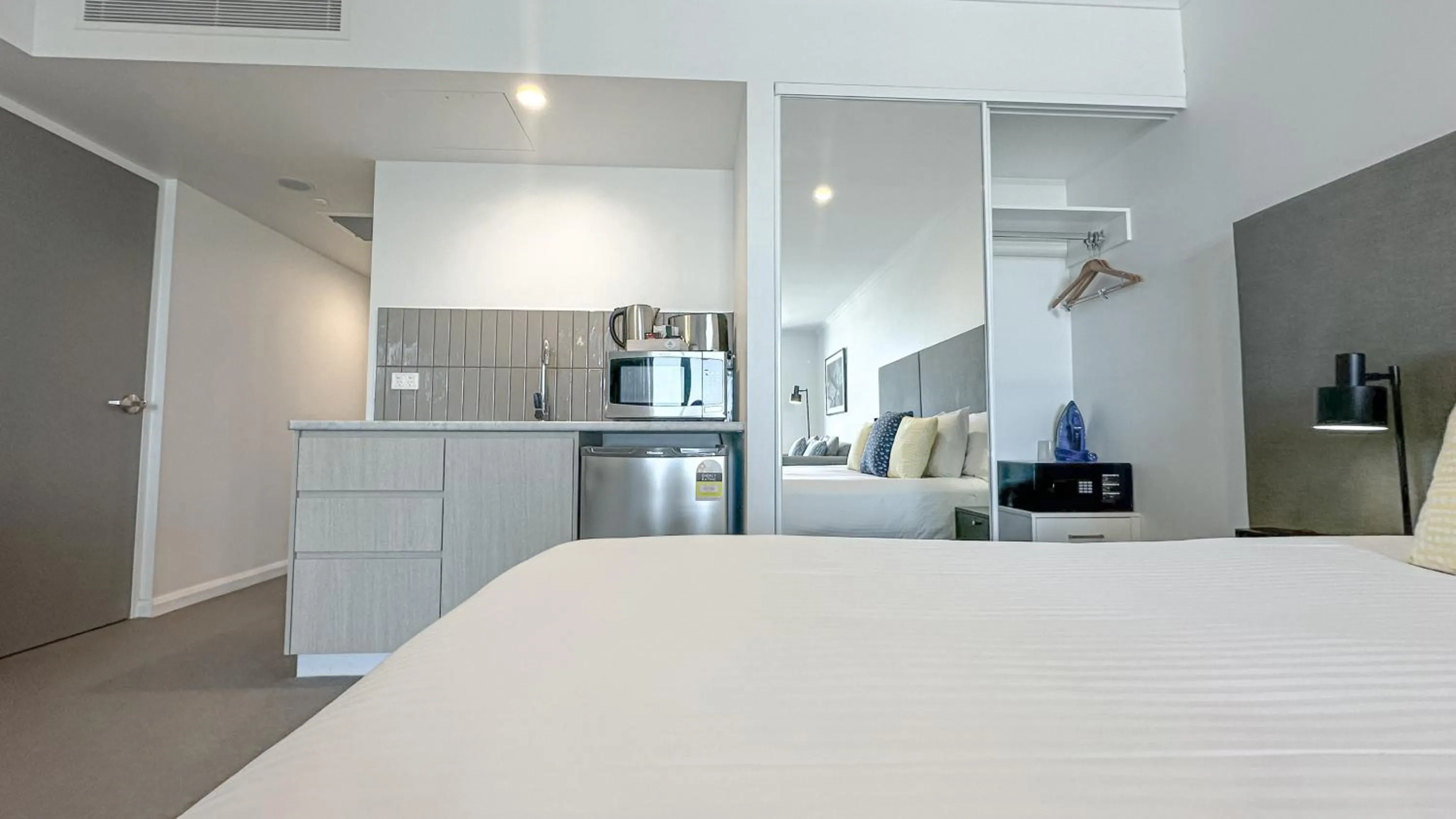 Bed in Oaks Toowoomba Hotel