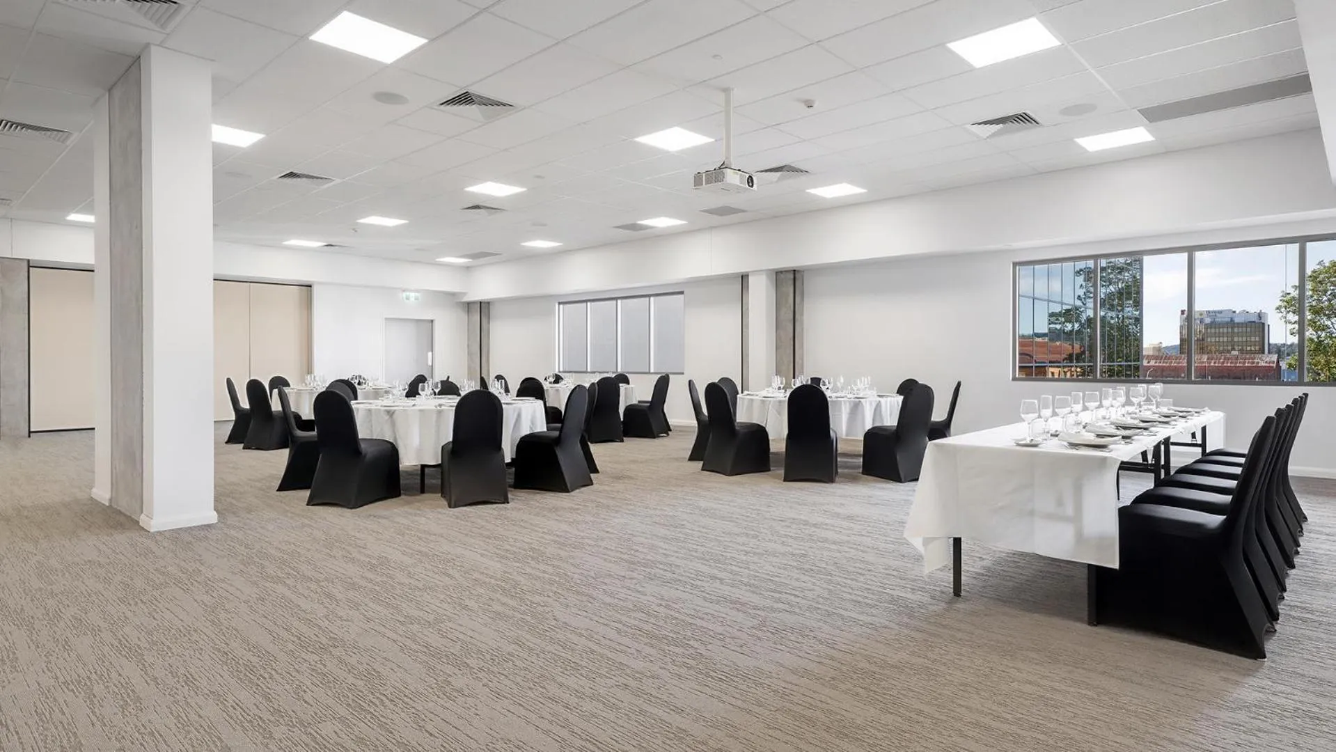 Meeting/conference room in Oaks Toowoomba Hotel