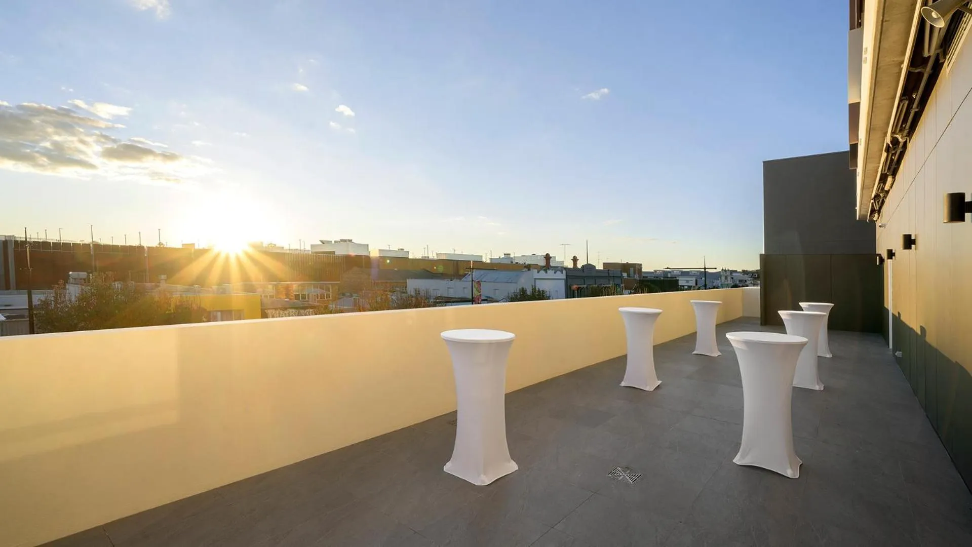 Patio in Oaks Toowoomba Hotel