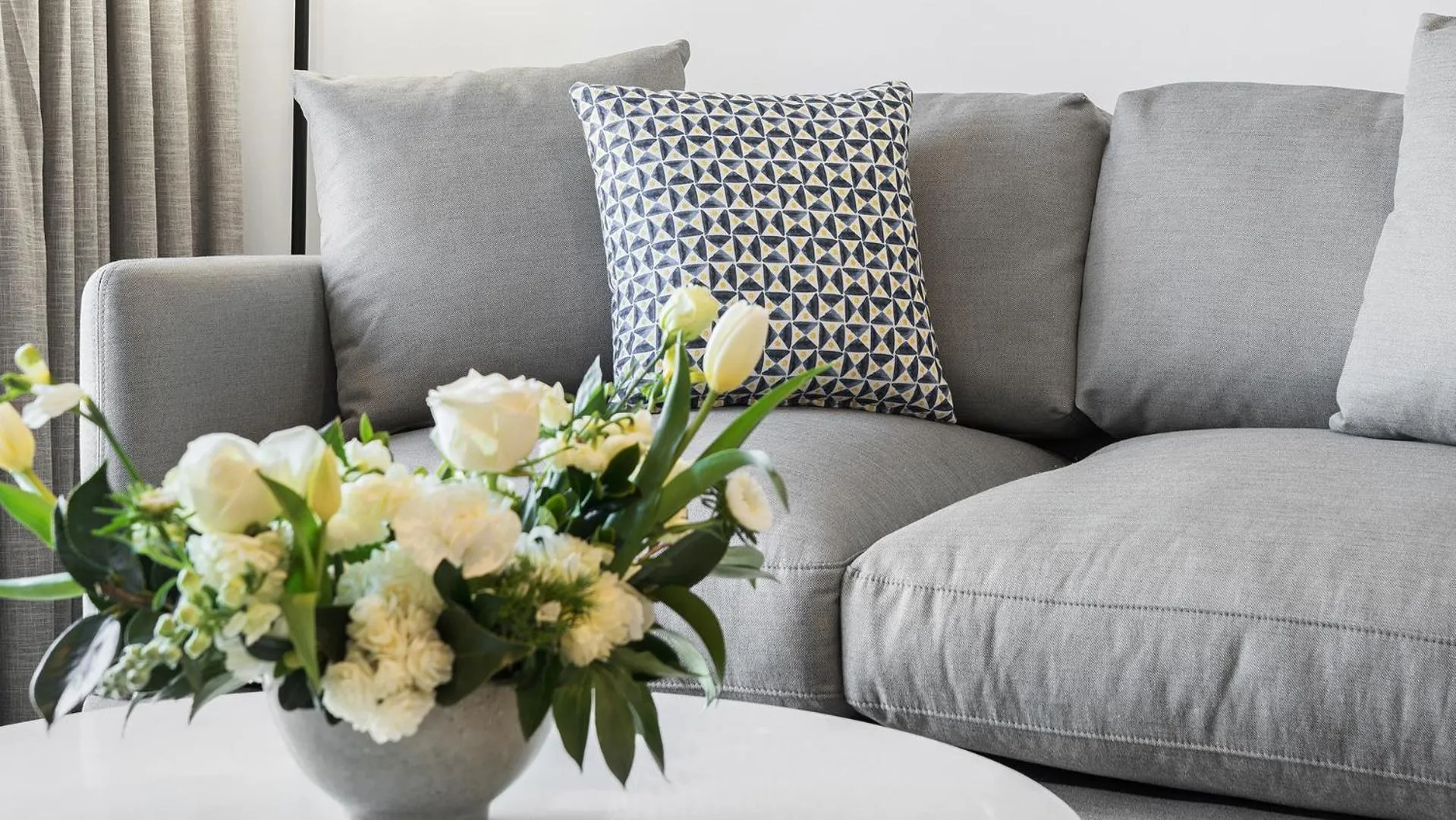 Seating area in Oaks Toowoomba Hotel
