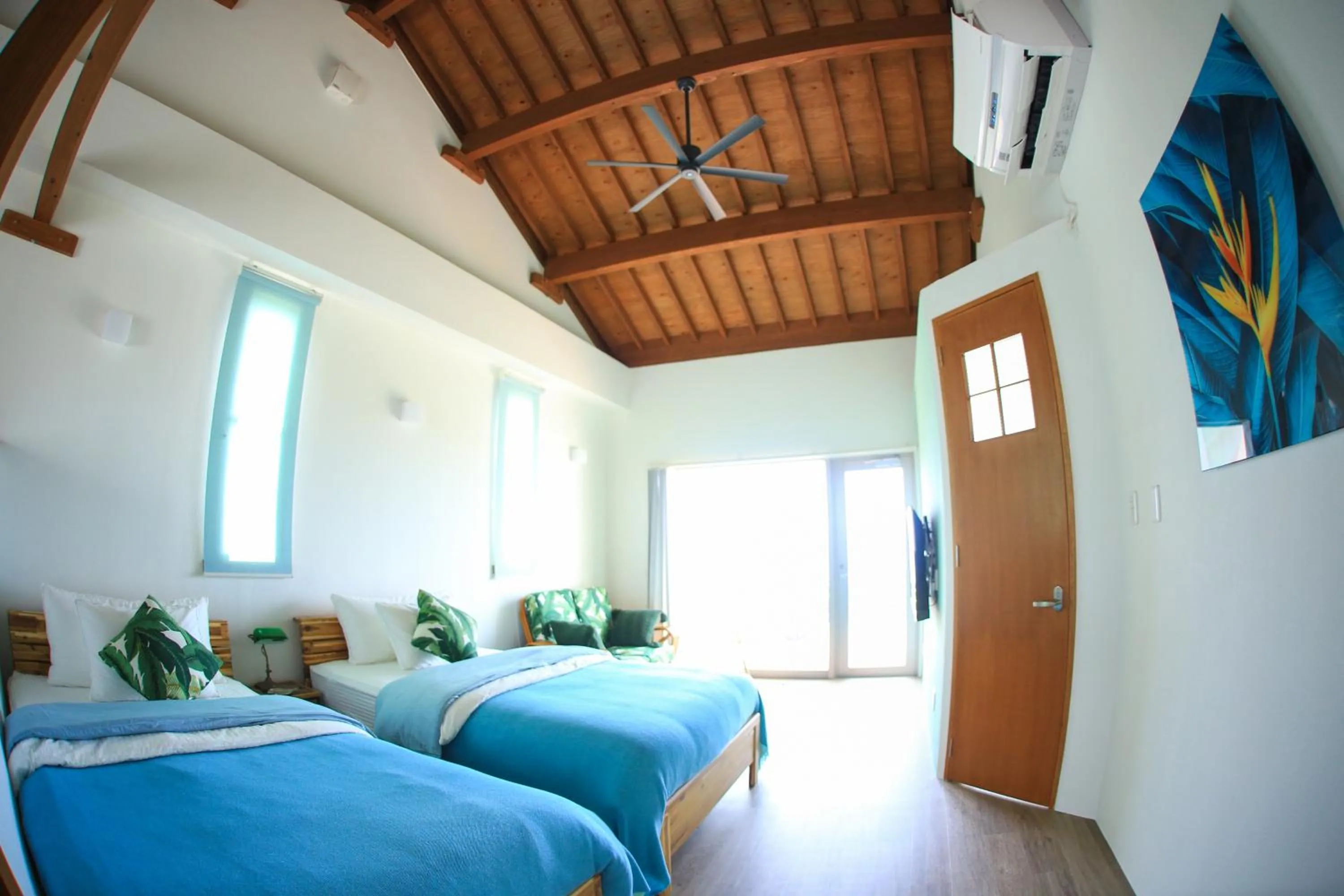 Bed in Roconia Terrace