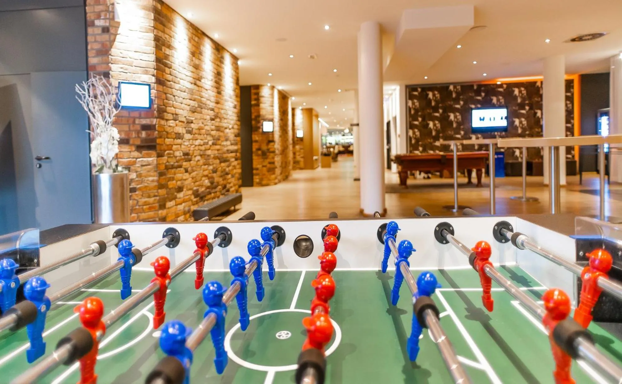 Communal lounge/ TV room in Best Western Hotel Trier City