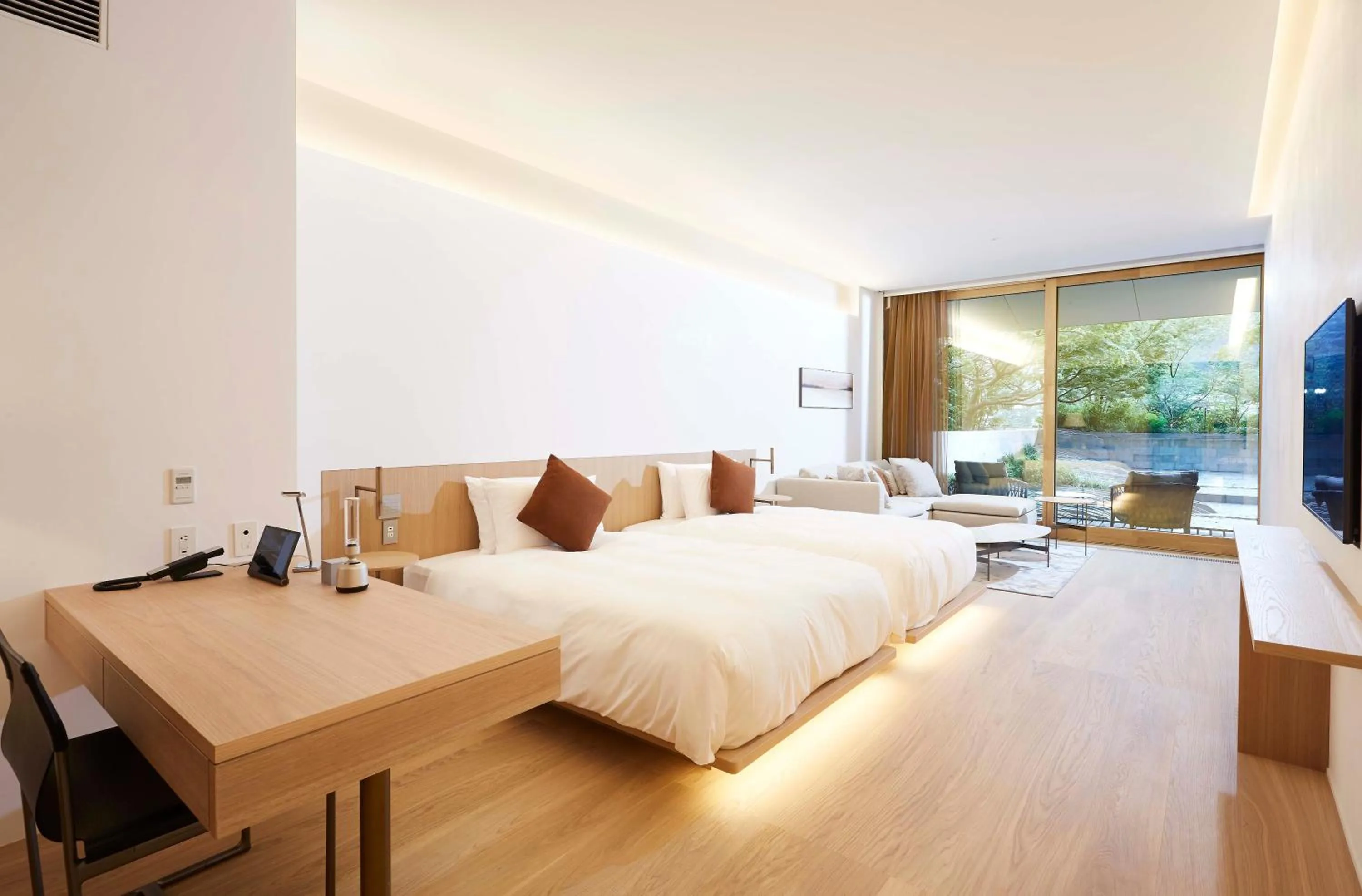 Photo of the whole room, Bed in Muni Kyoto