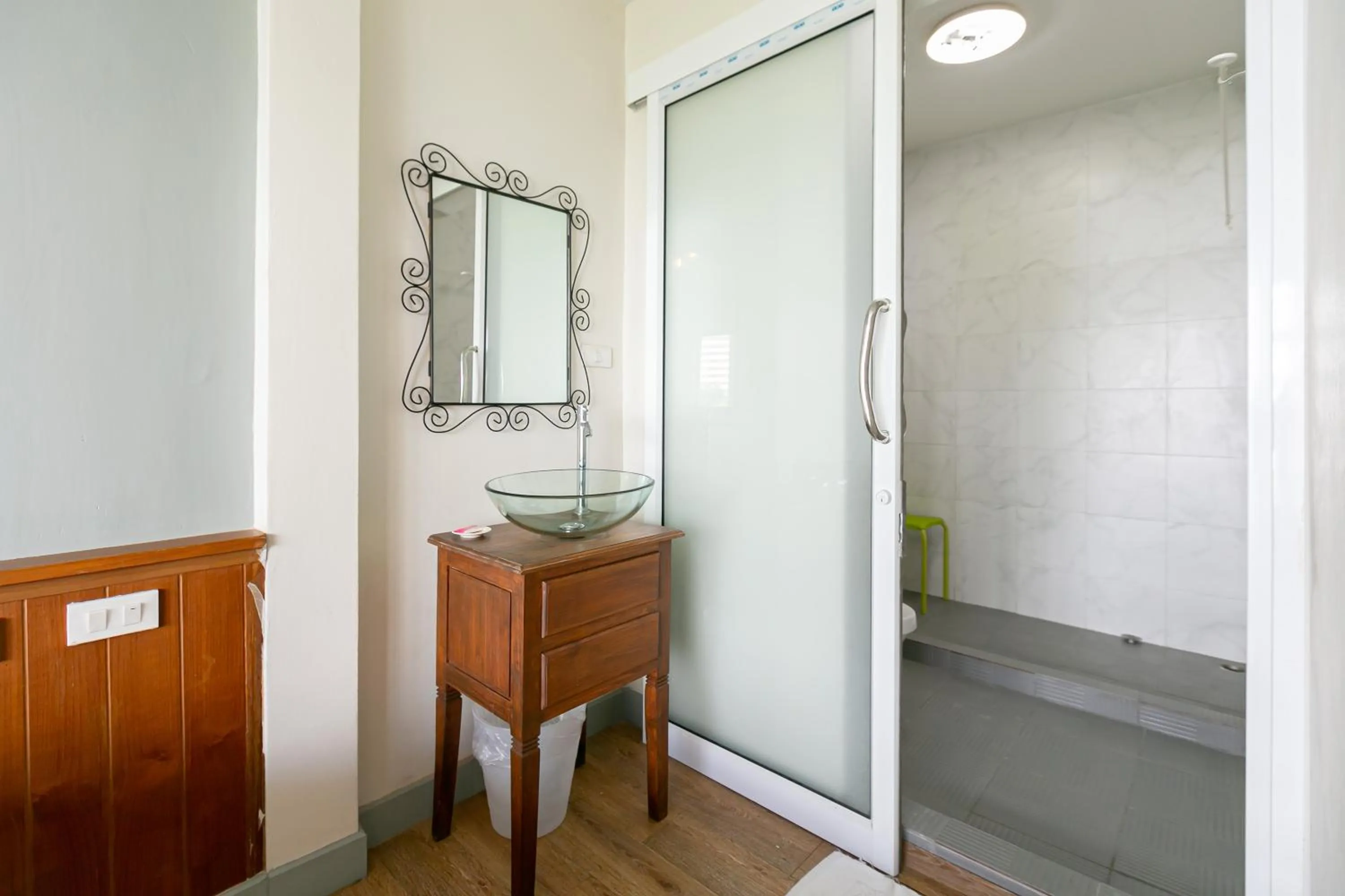 Shower in Wong Amat House