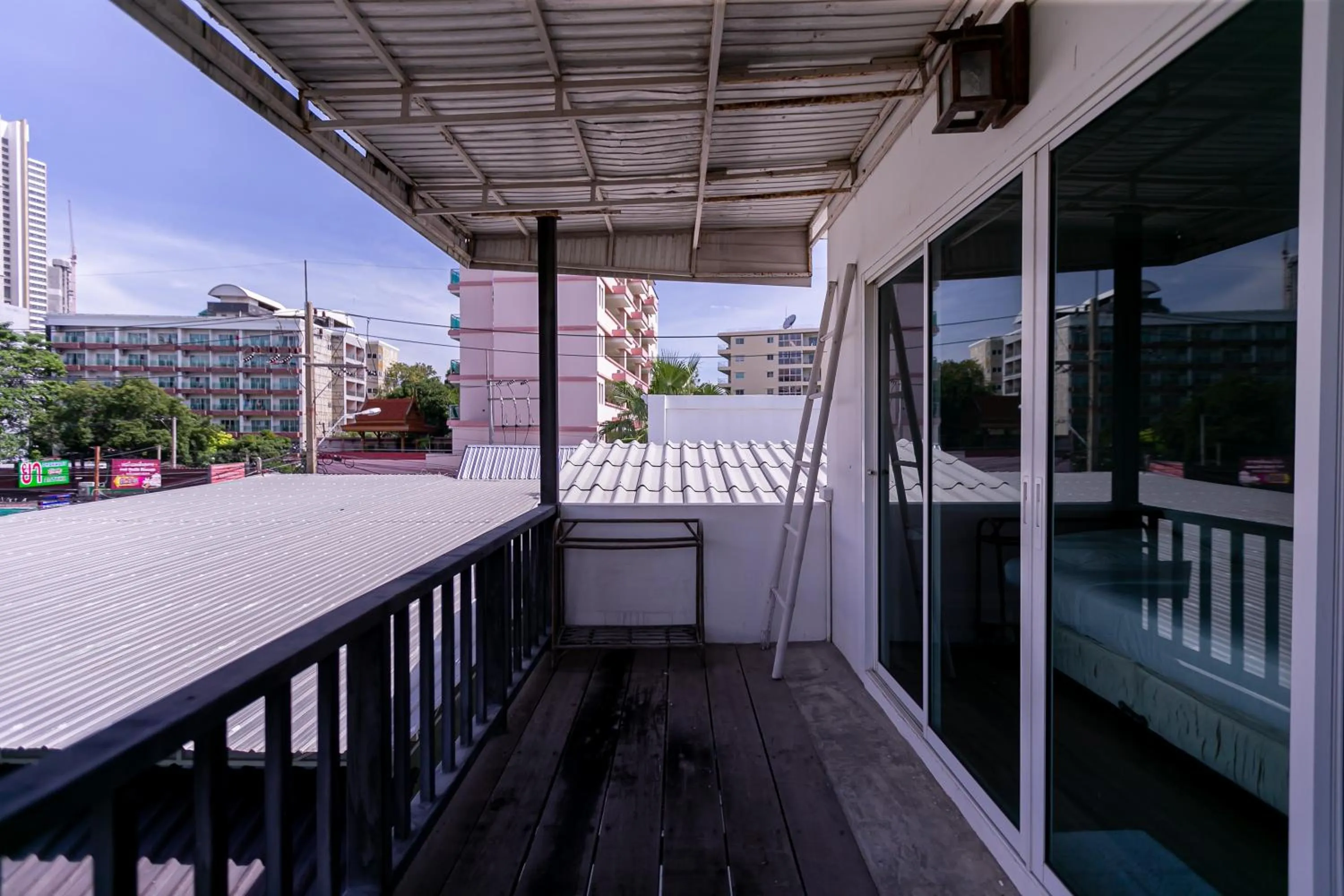 Balcony/Terrace in Wong Amat House