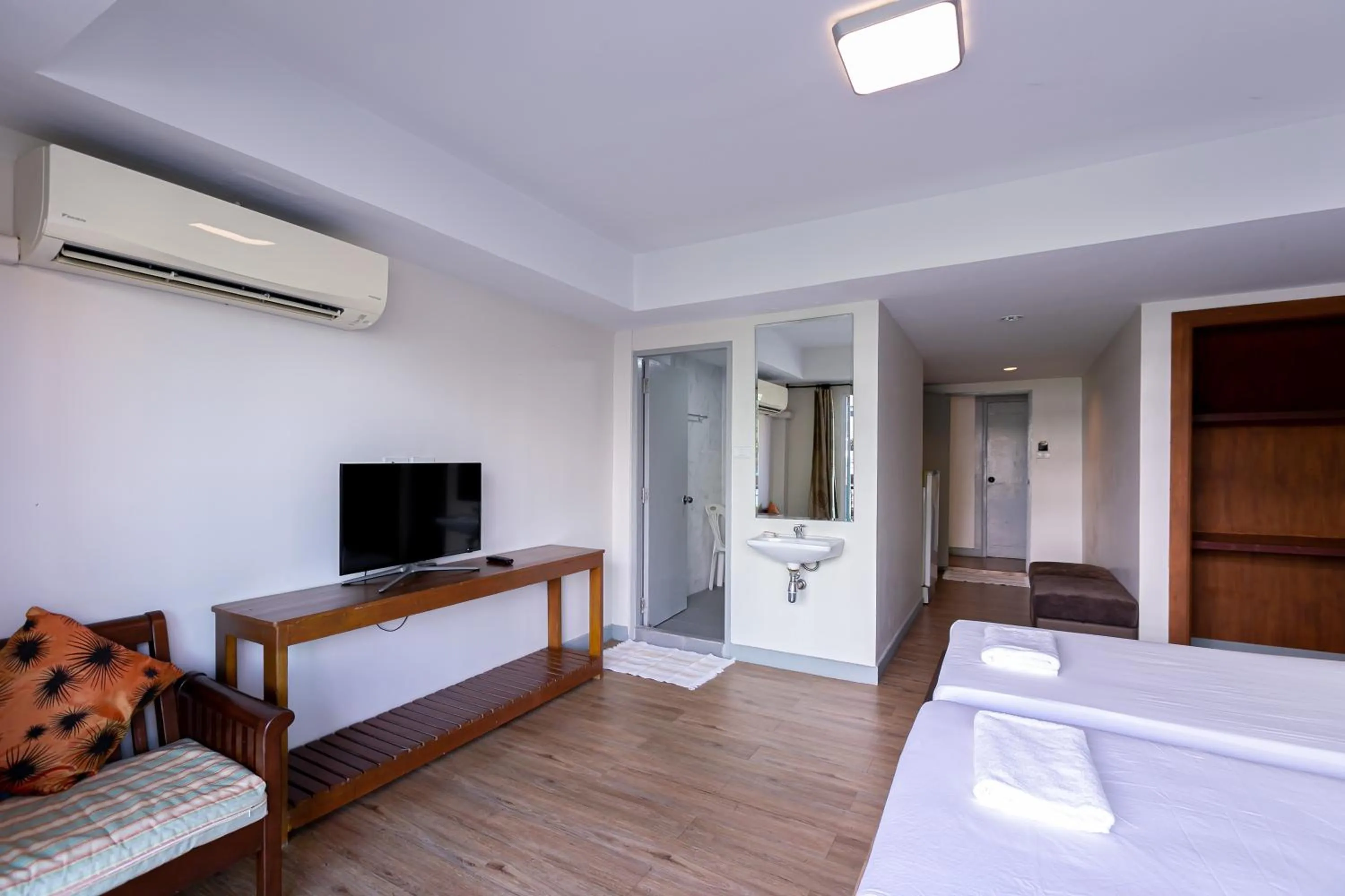 Bed in Wong Amat House