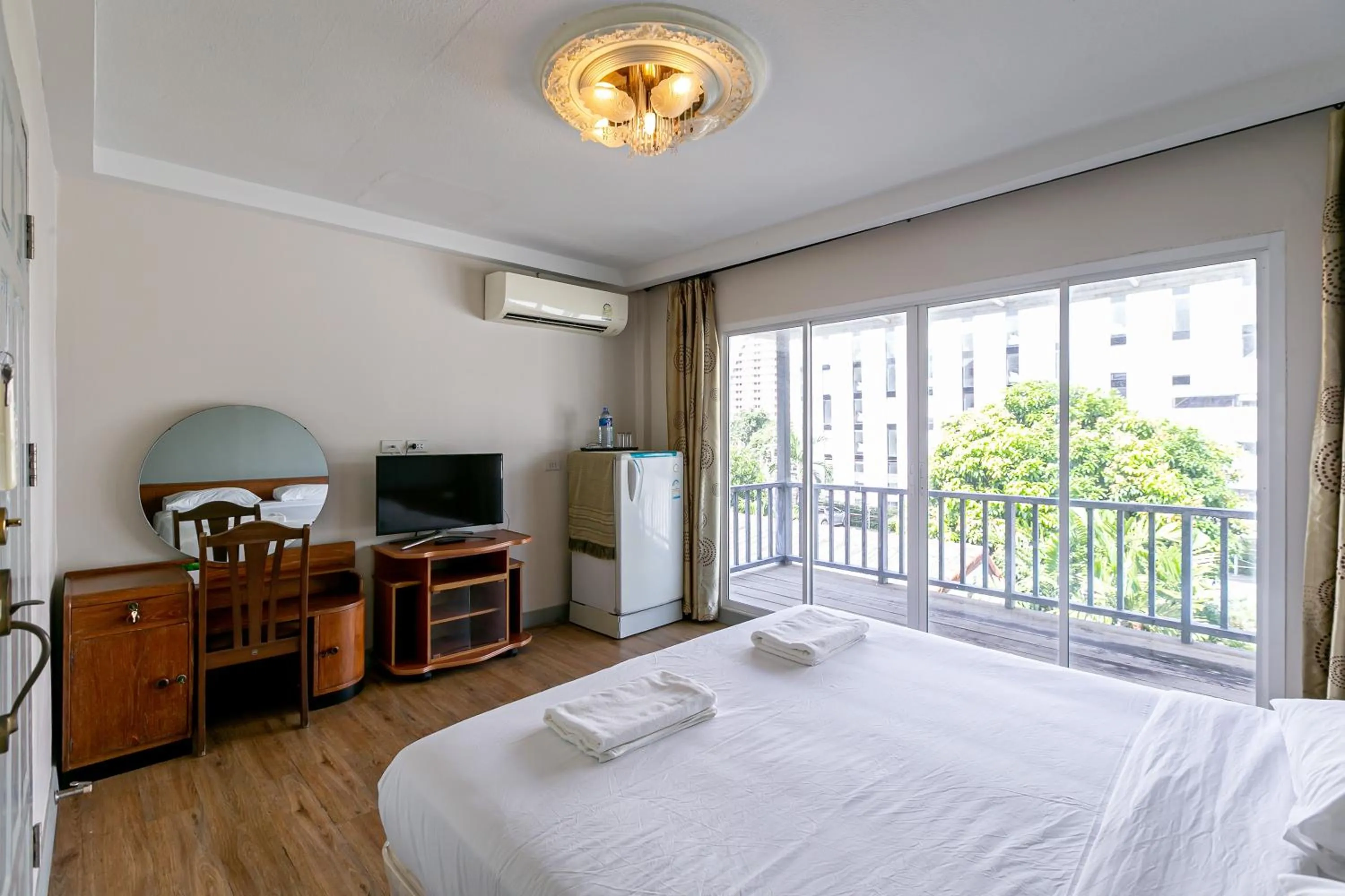 Bed in Wong Amat House