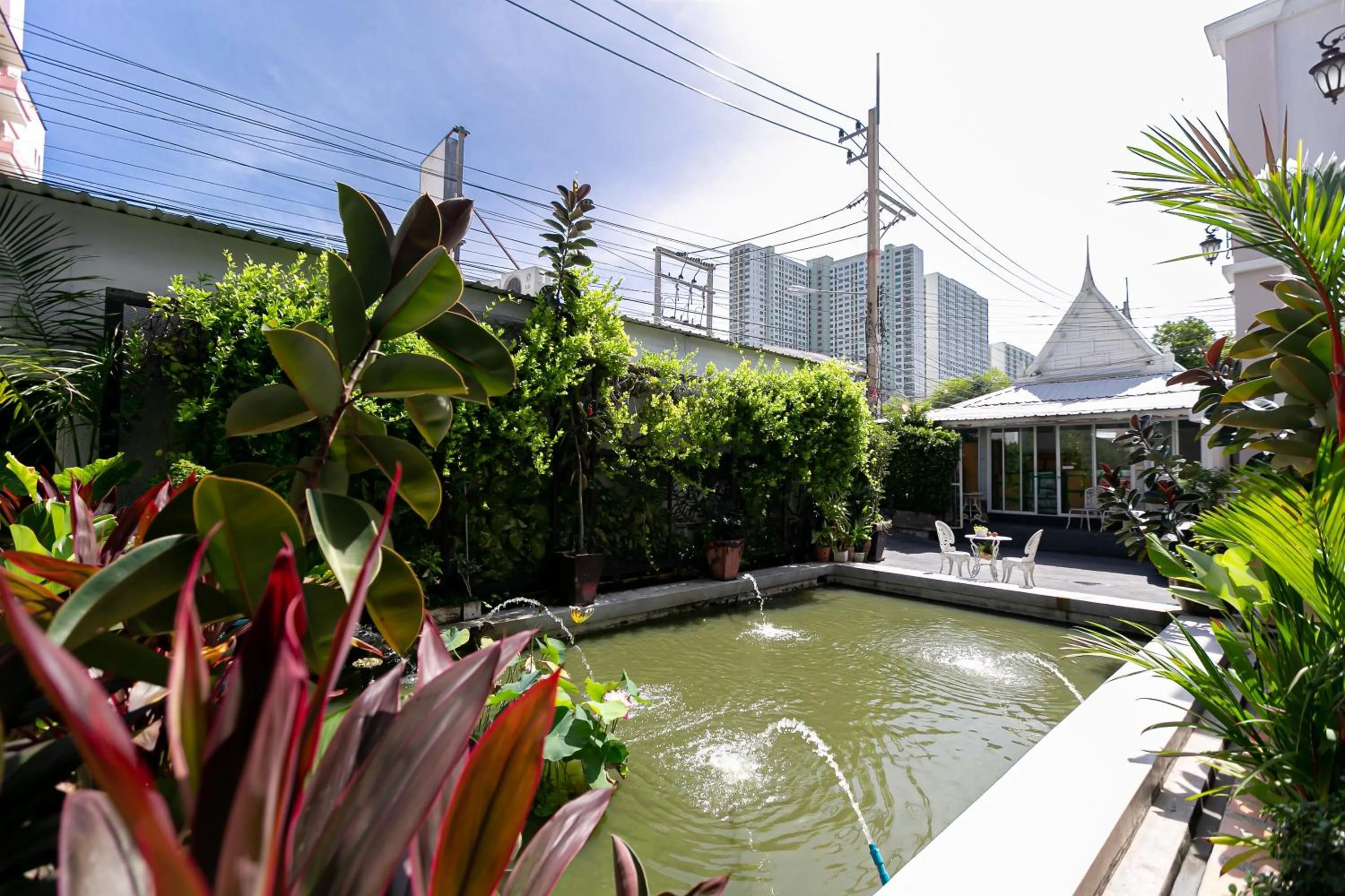 Property building in Wong Amat House