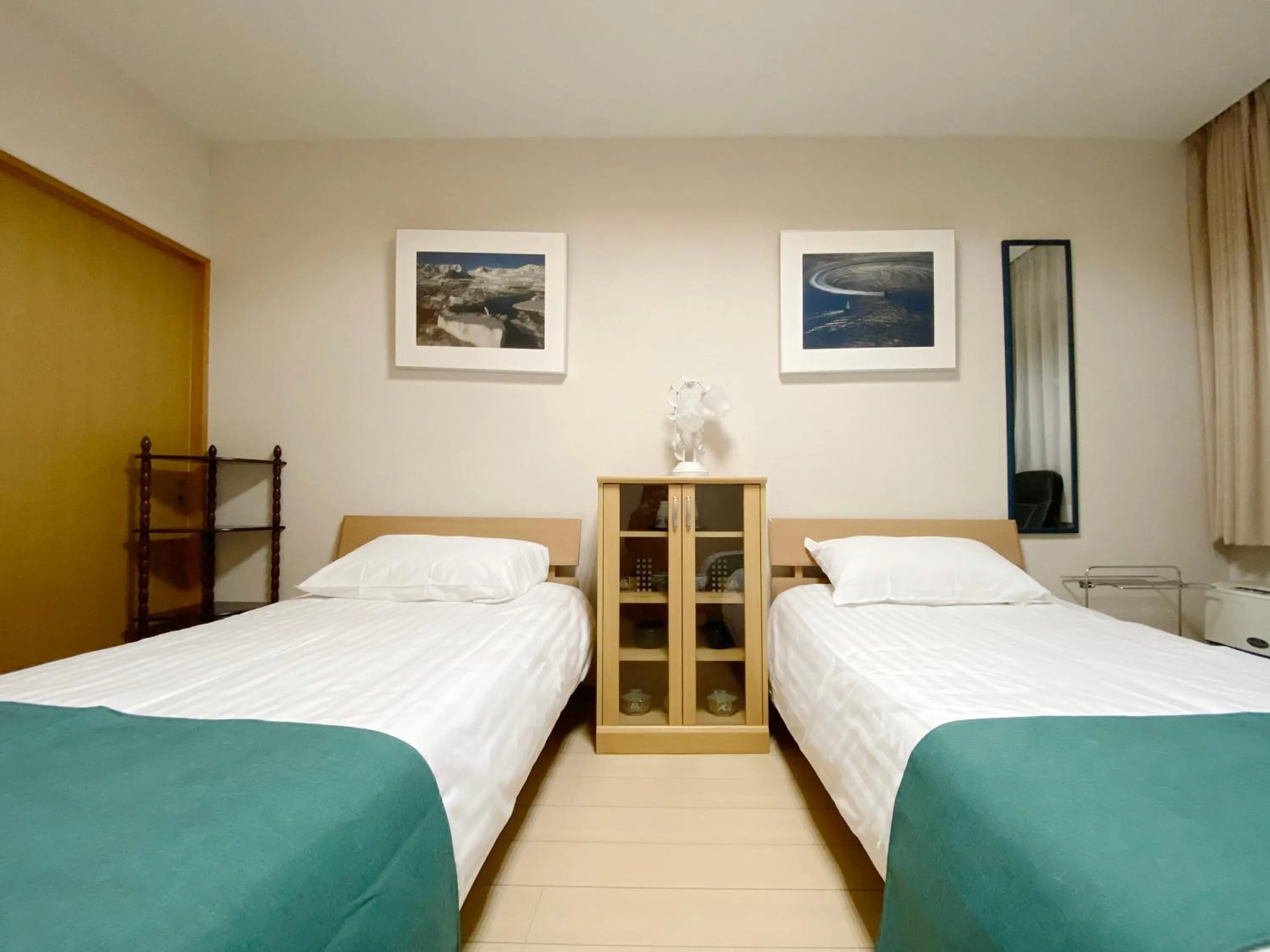 Bed in Sirogane Free Harbour Hotel