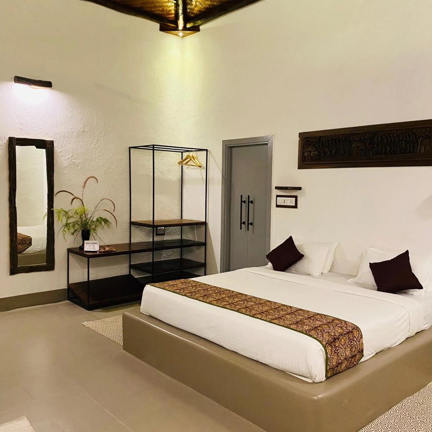 Bedroom, Bed in Shambhala