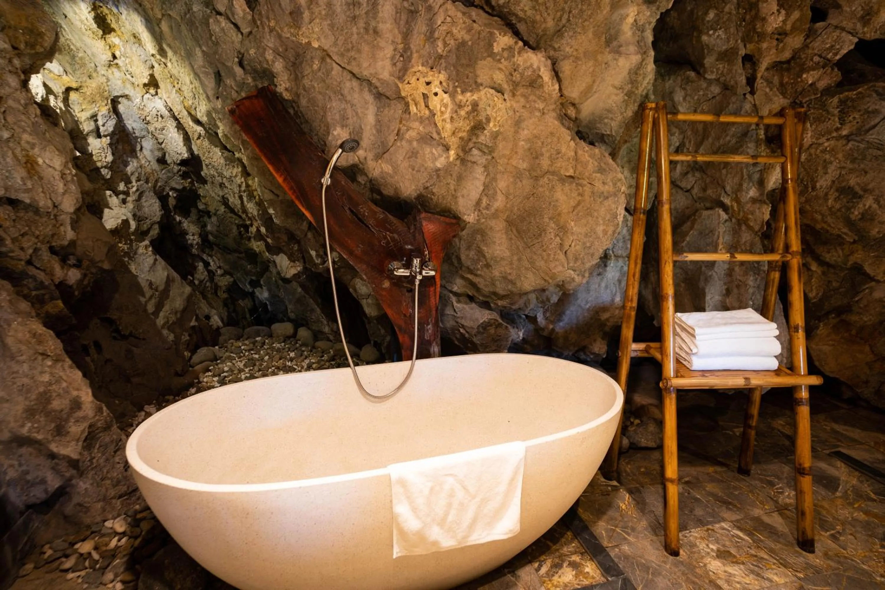 Mountain view in Trang An Ecolodge