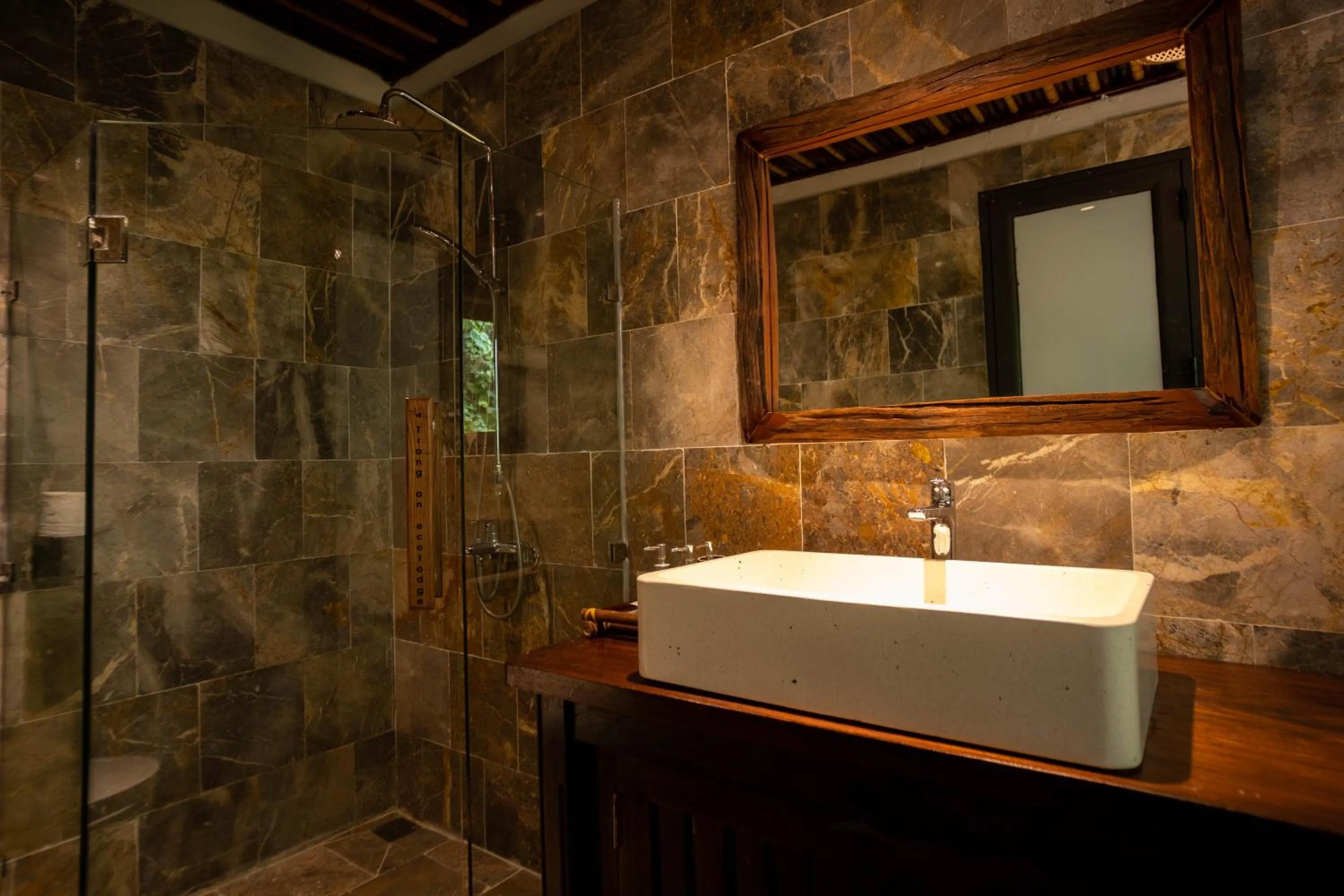 Toilet in Trang An Ecolodge