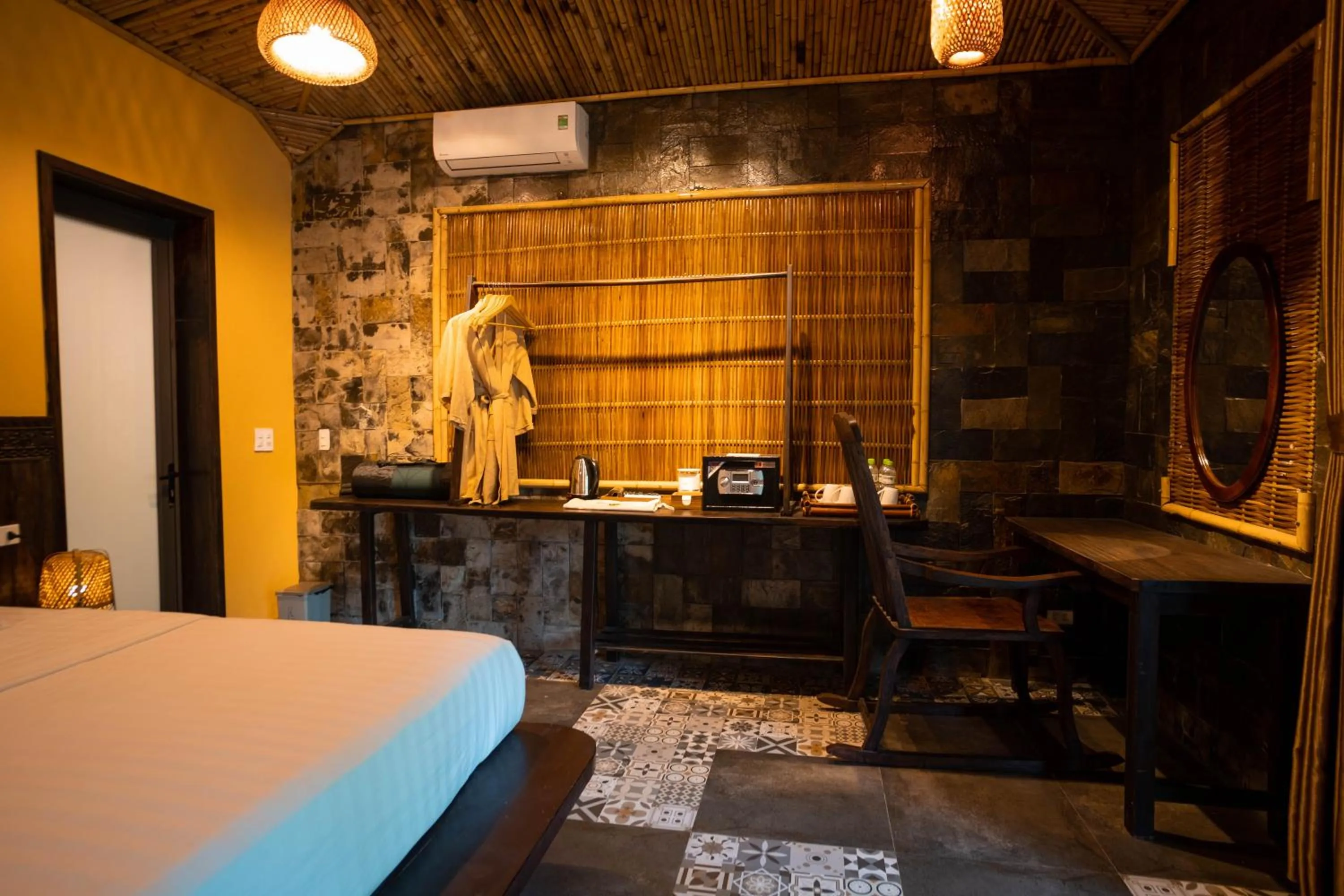 wardrobe in Trang An Ecolodge