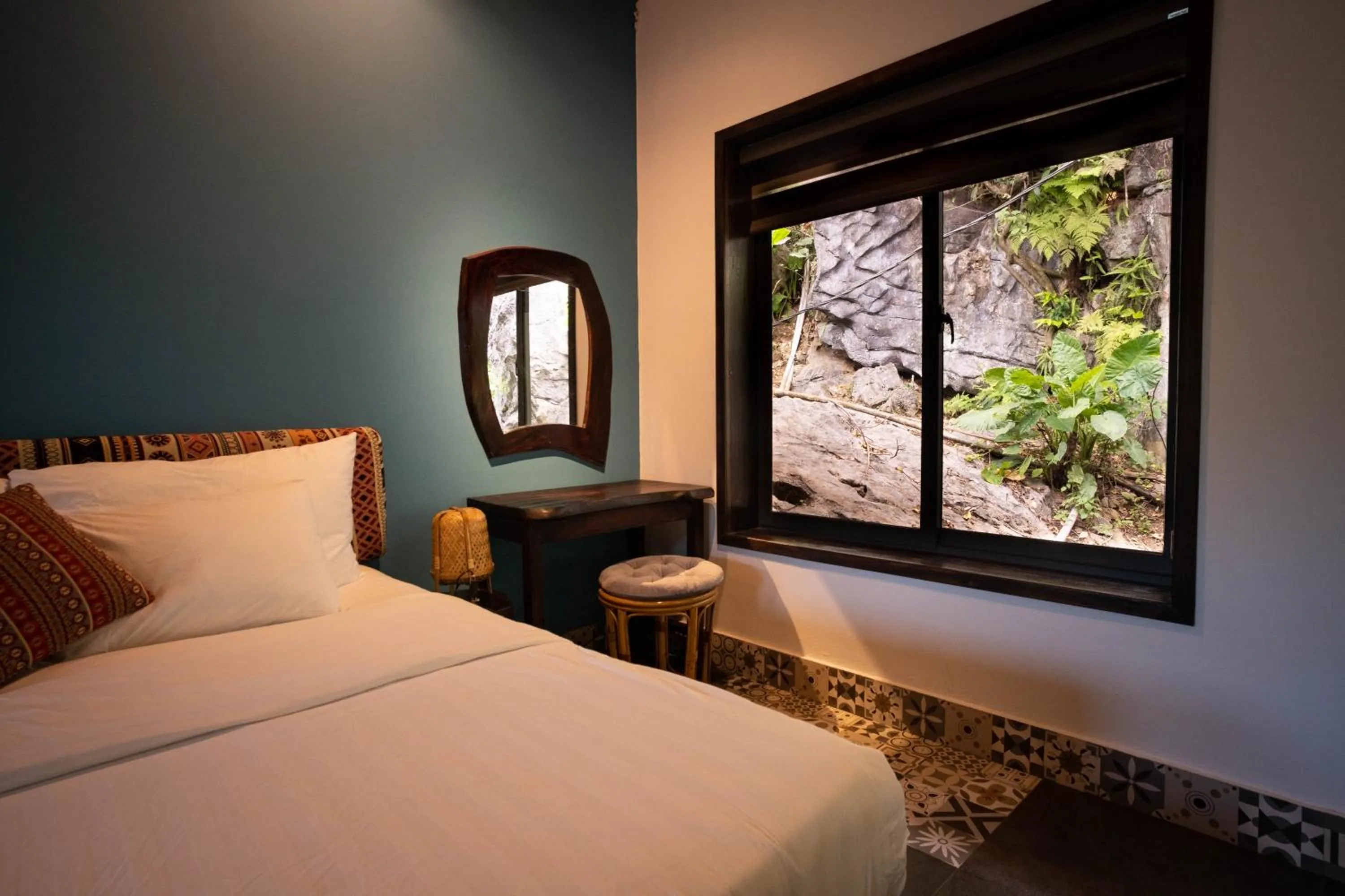 Bed in Trang An Ecolodge