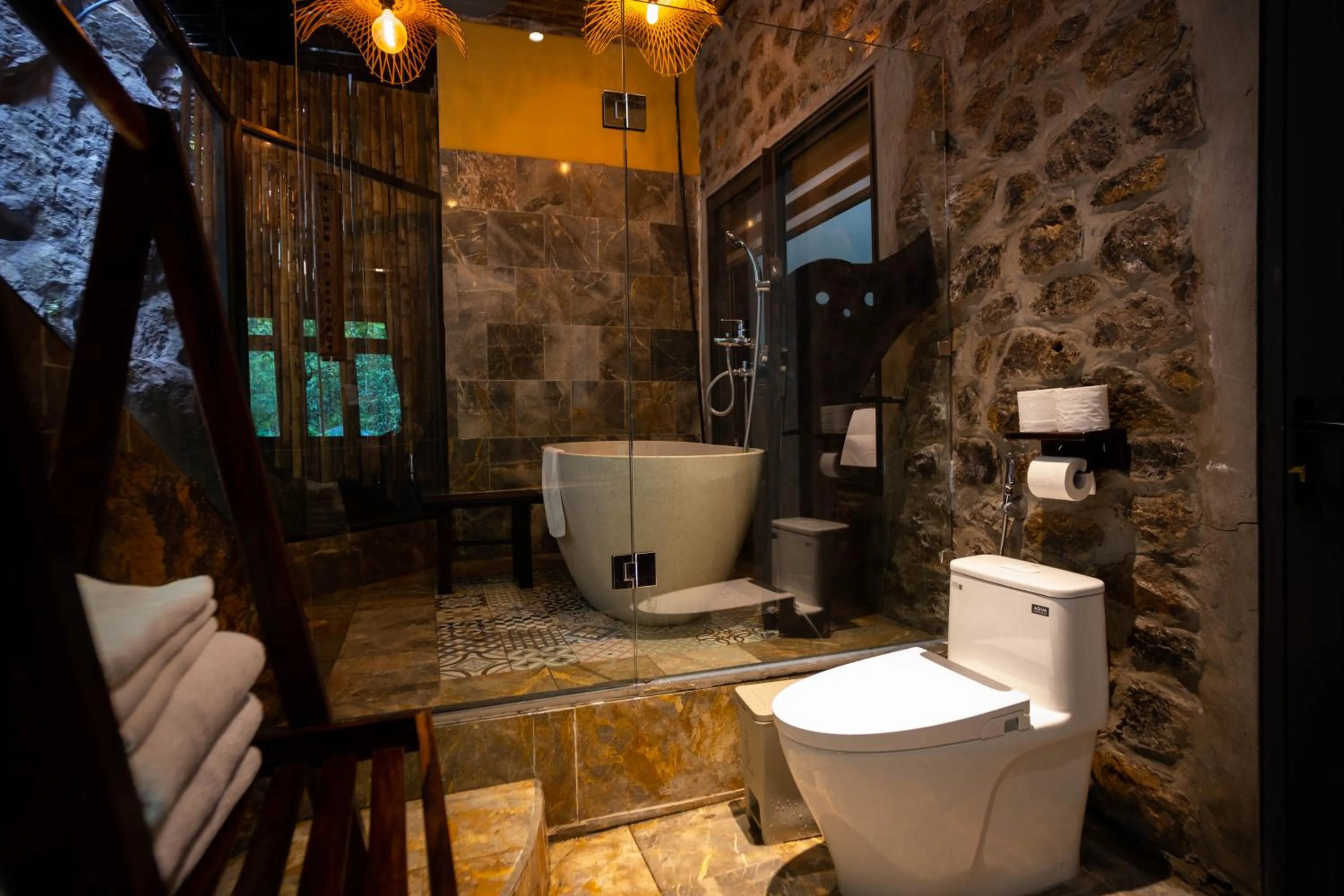 Toilet in Trang An Ecolodge