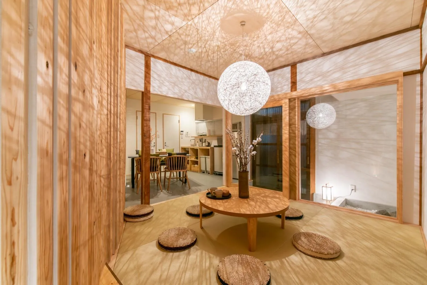 Night in REN Kitamatsunoki