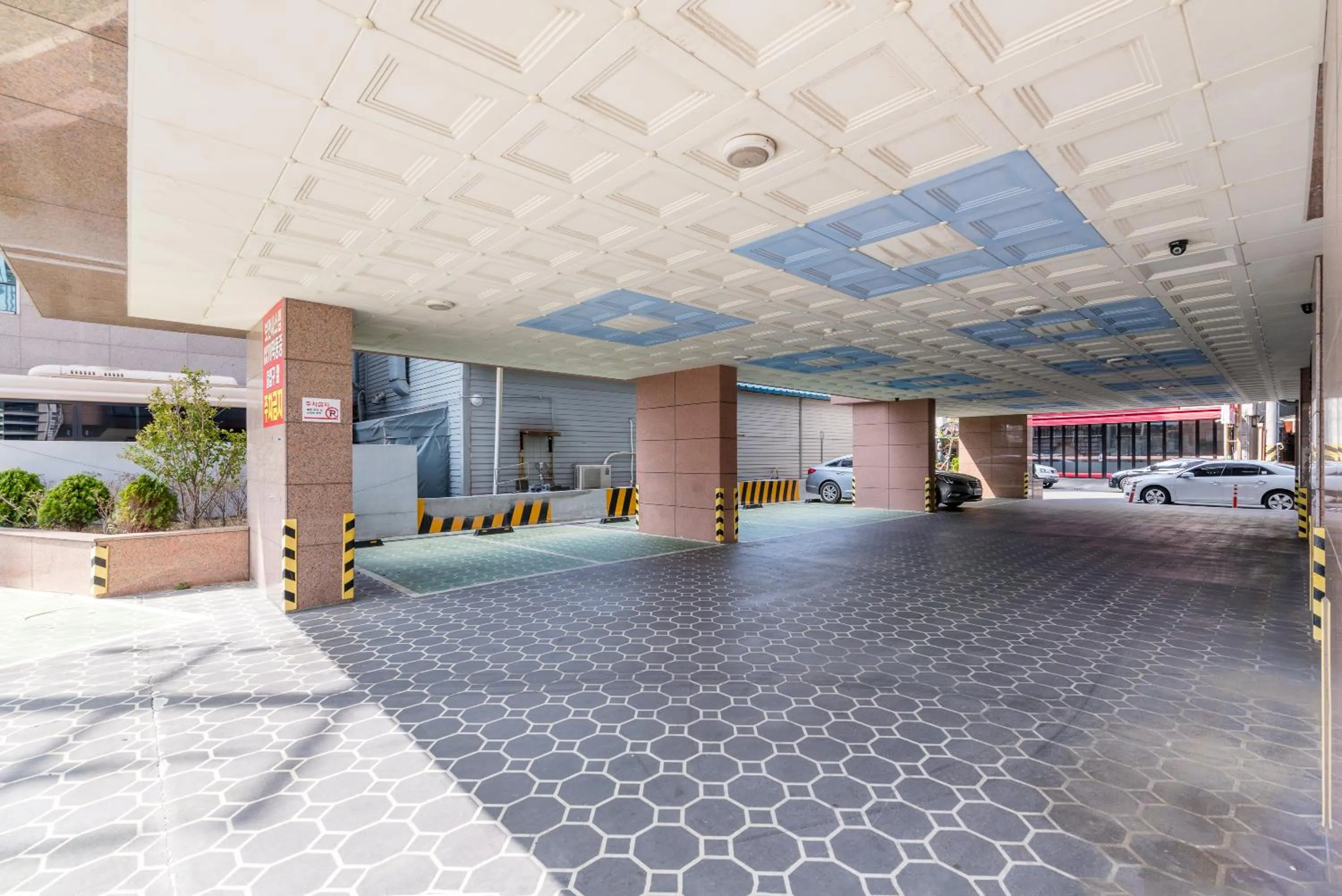 Parking in JS Residence Hotel Okpo