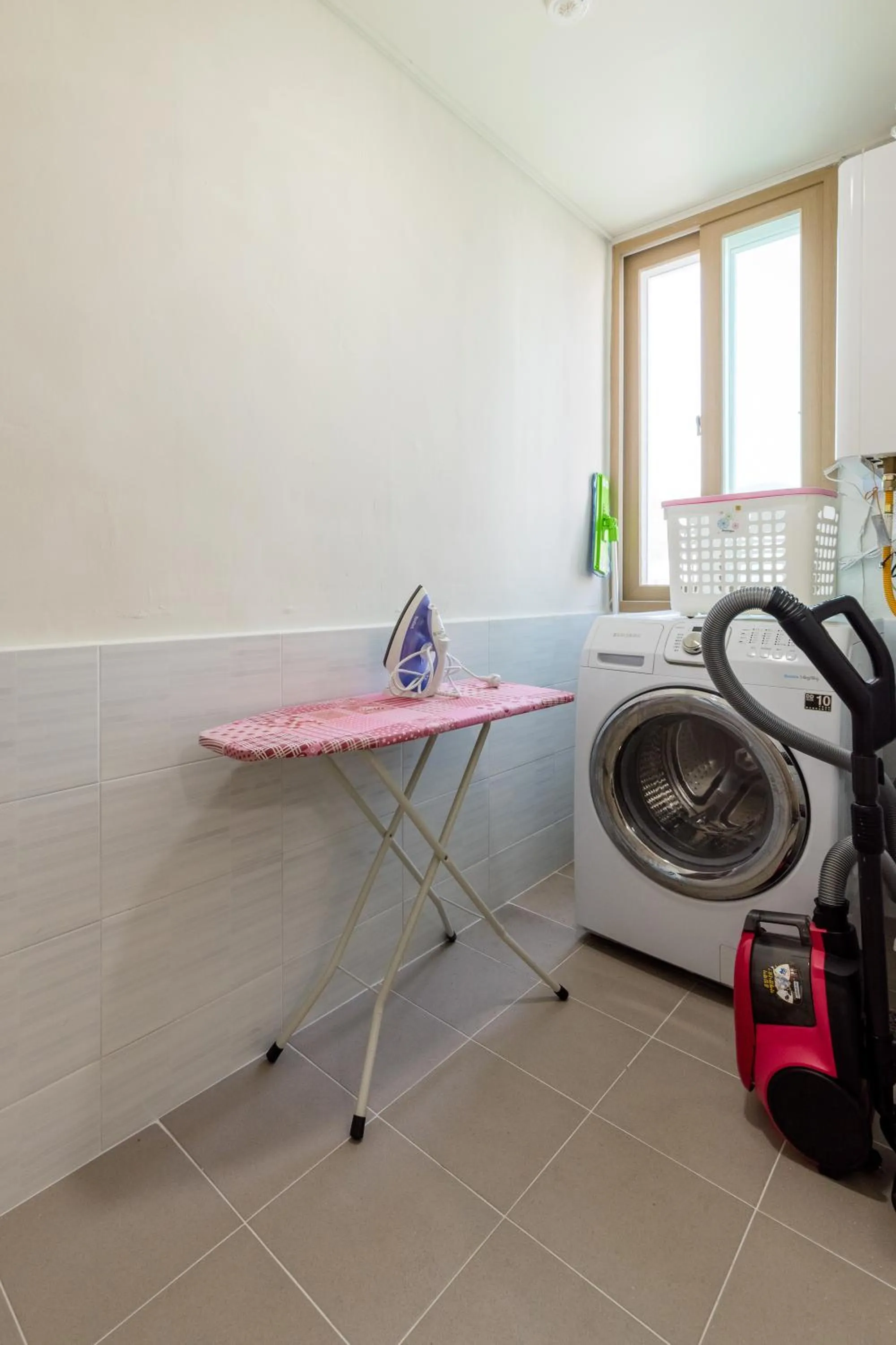 washing machine in JS Residence Hotel Okpo