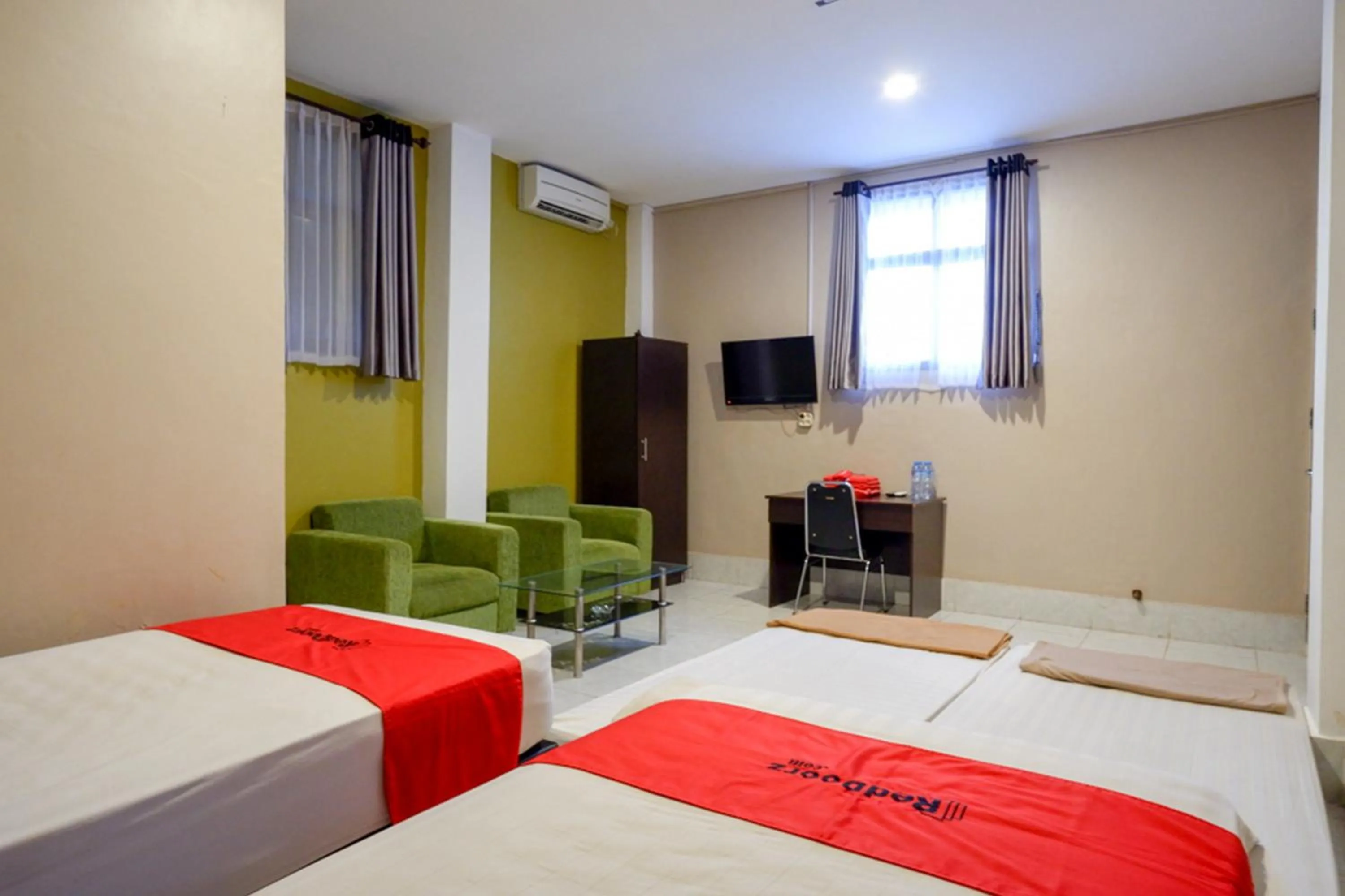 Bedroom, Bed in RedDoorz Syariah @ Hotel Wisma Indonesia Kendari