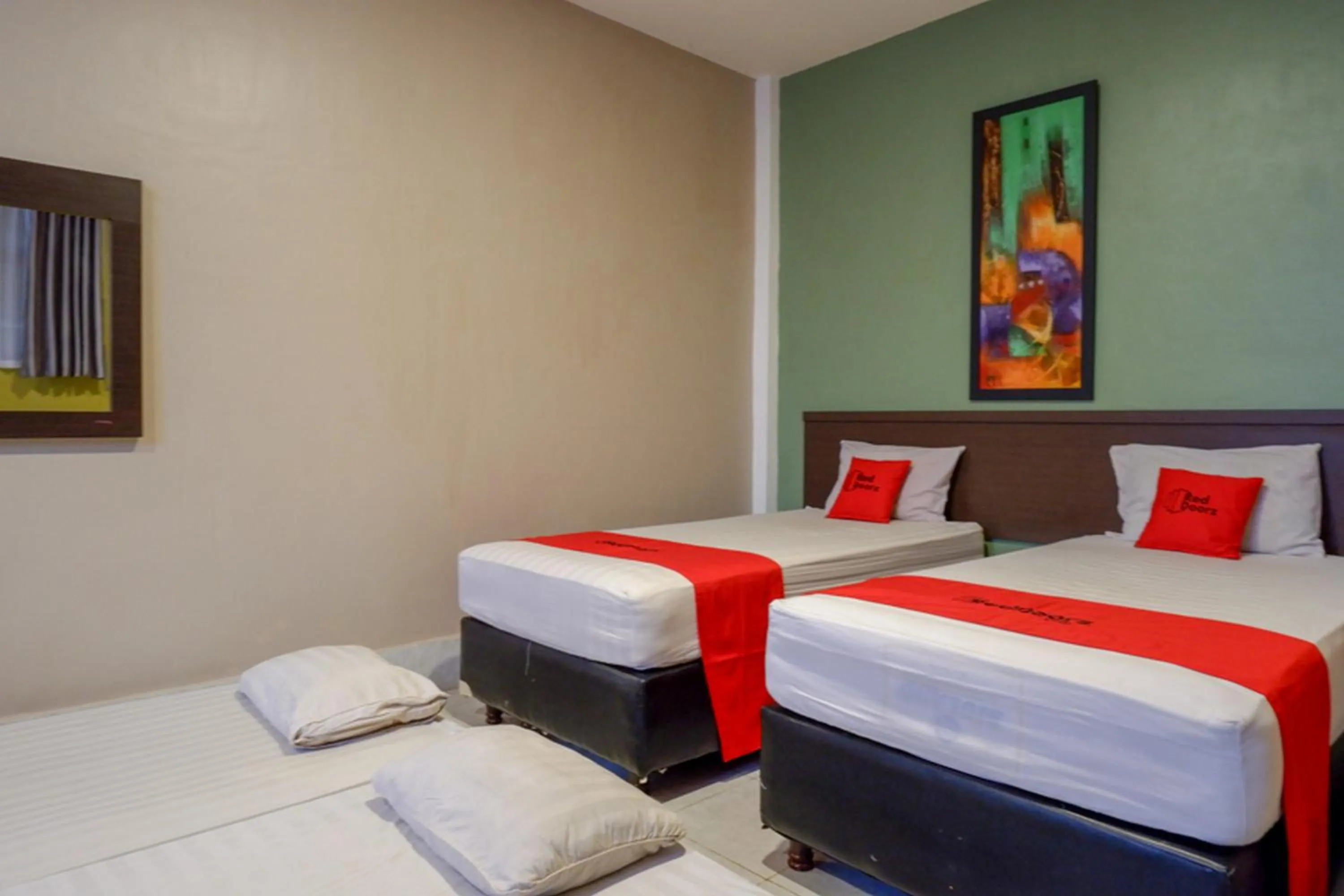 Bedroom, Bed in RedDoorz Syariah @ Hotel Wisma Indonesia Kendari