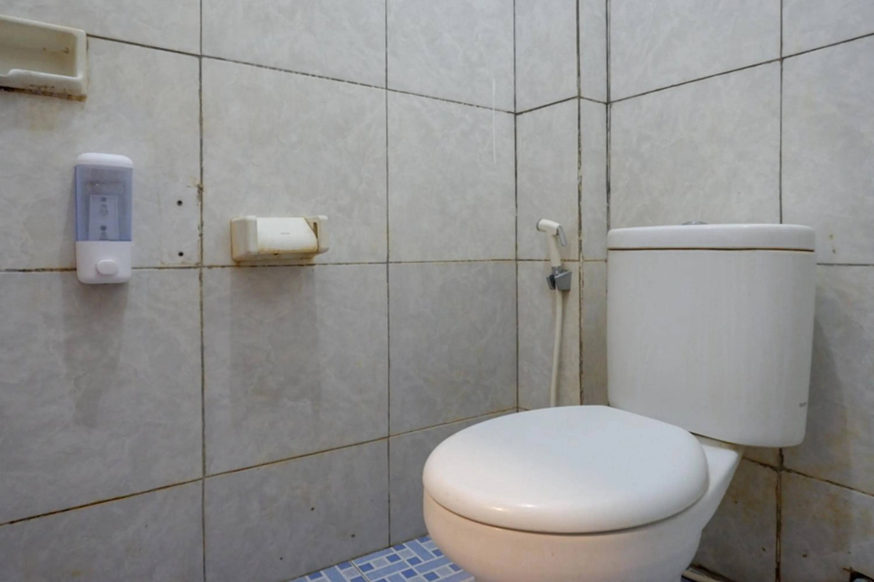 Bathroom in RedDoorz Syariah @ Hotel Wisma Indonesia Kendari