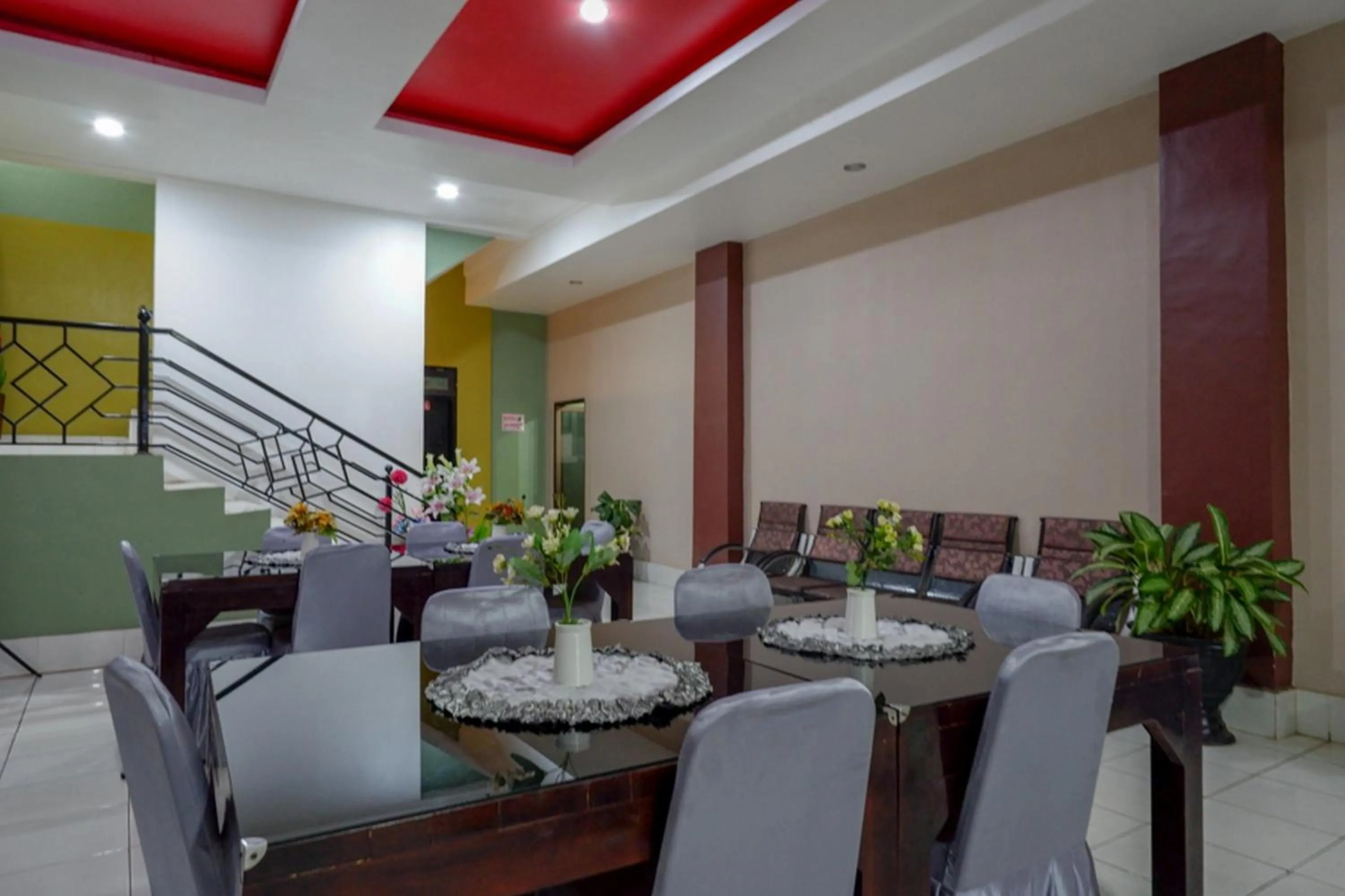 Restaurant/places to eat in RedDoorz Syariah @ Hotel Wisma Indonesia Kendari