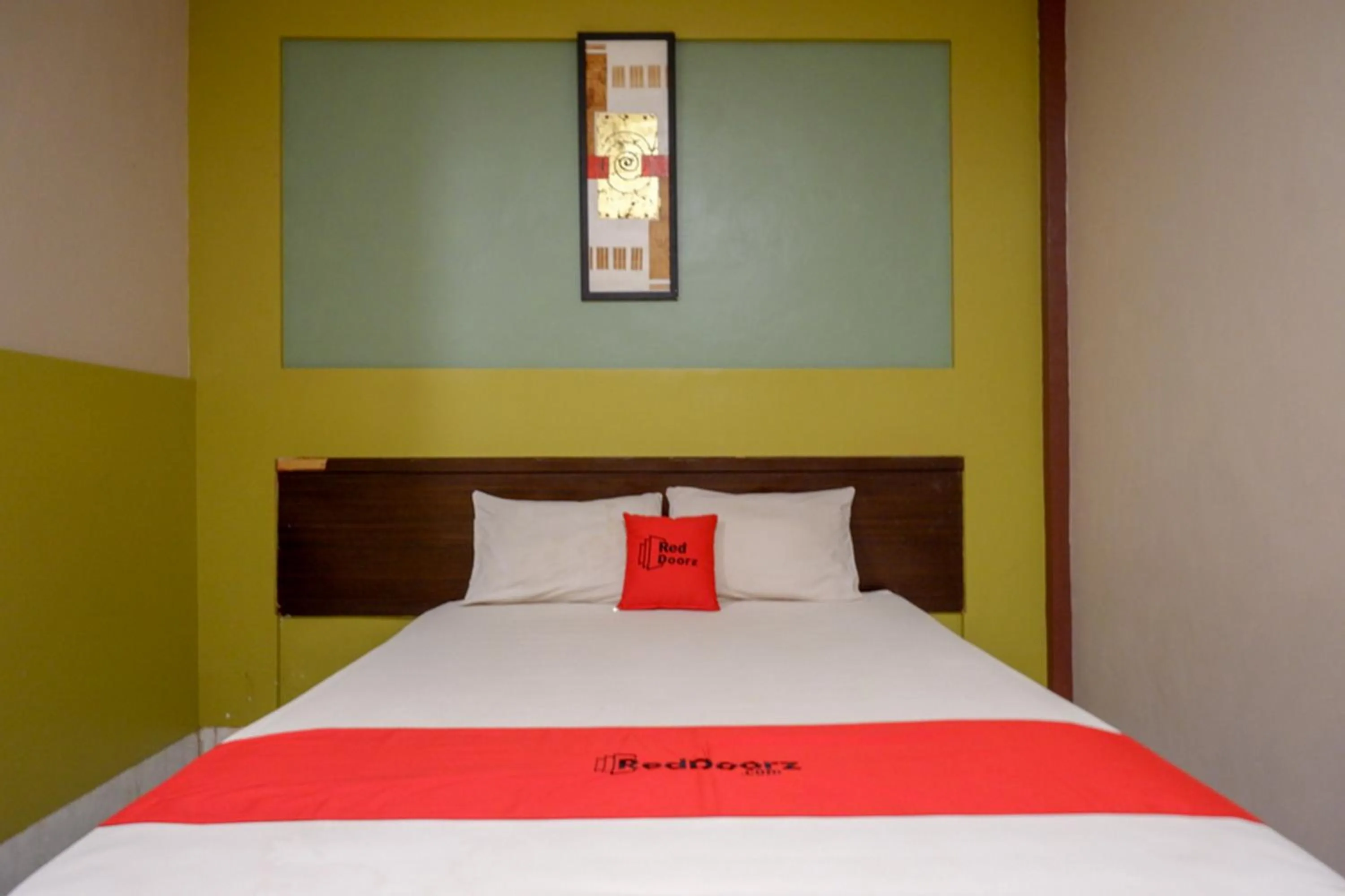 Bedroom, Bed in RedDoorz Syariah @ Hotel Wisma Indonesia Kendari