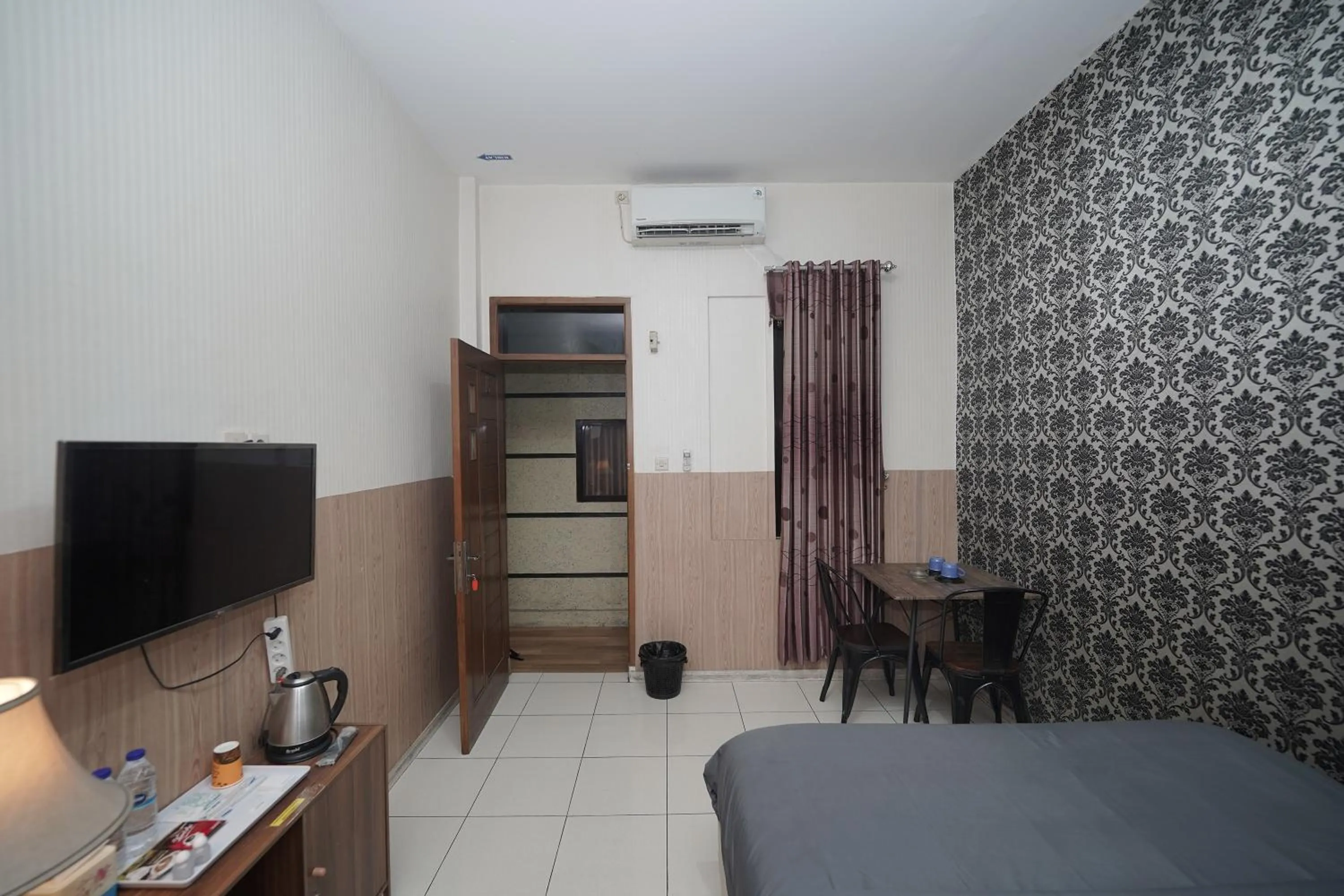 Bedroom, Bed in Hotel Soreang