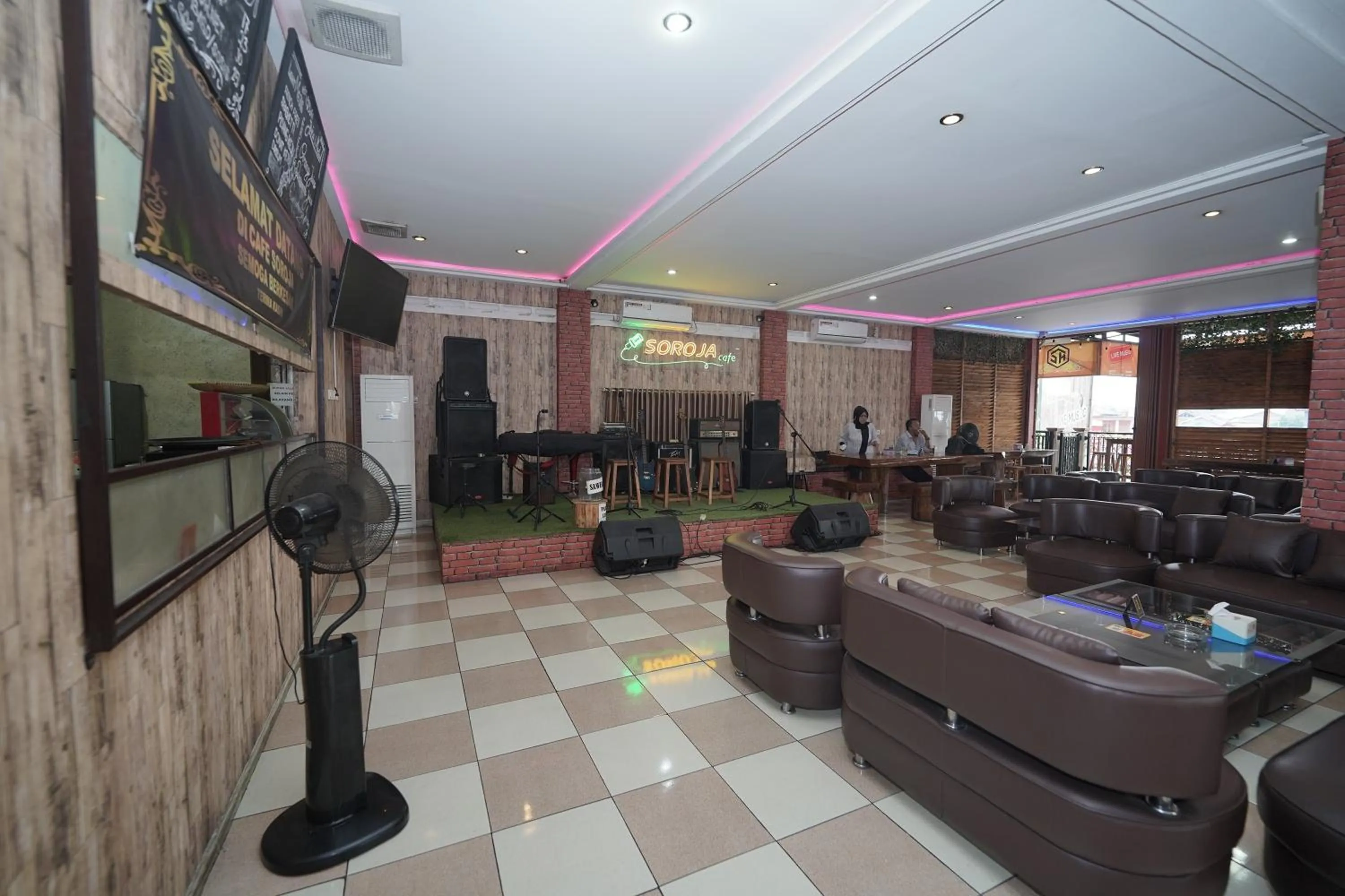 Restaurant/places to eat in Hotel Soreang
