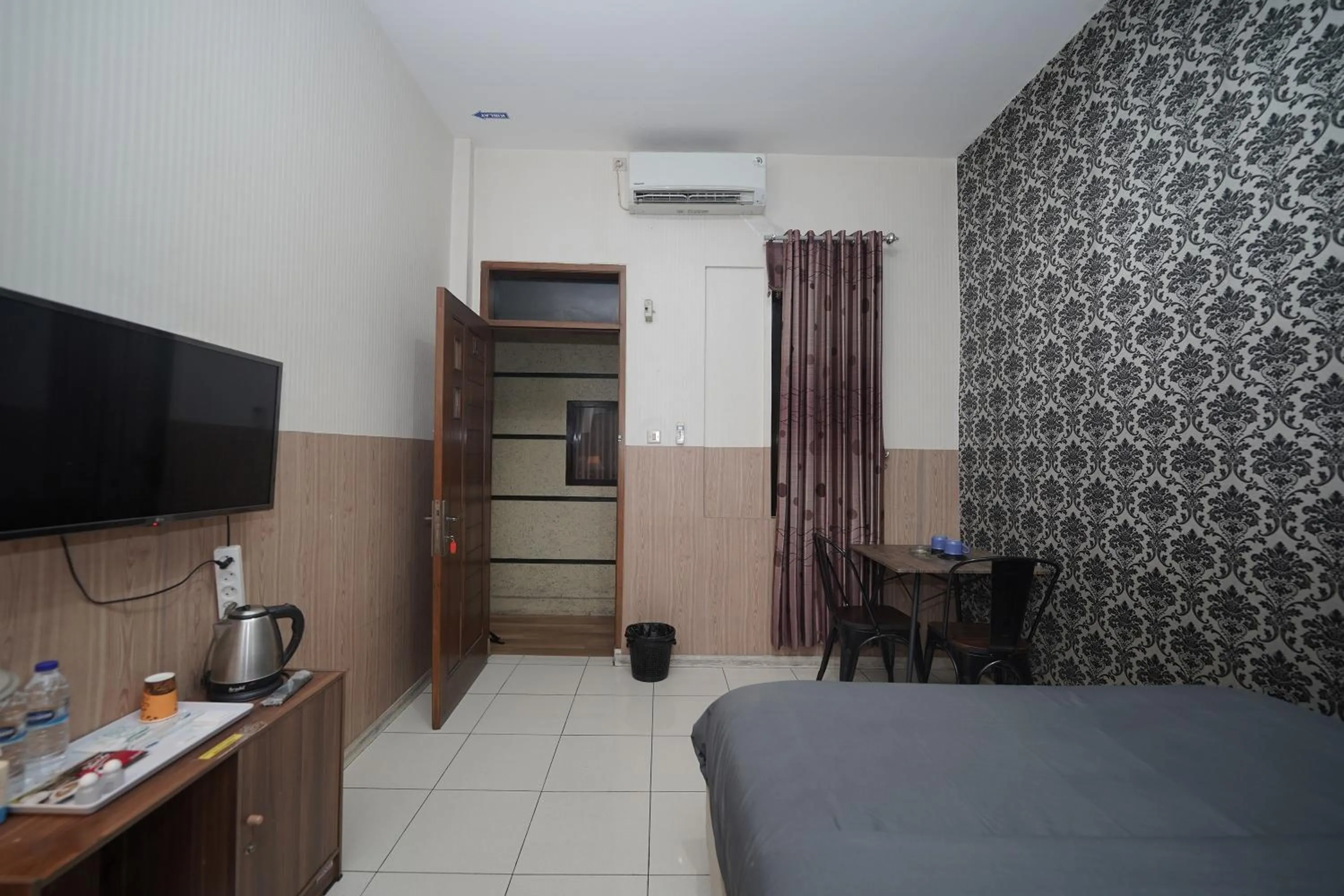 Bedroom, Bed in Hotel Soreang