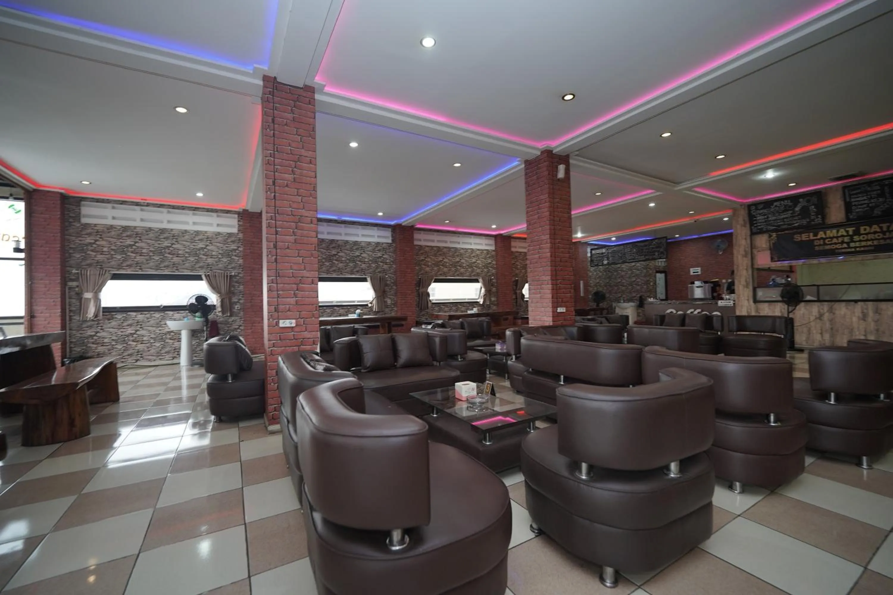 Restaurant/places to eat in Hotel Soreang