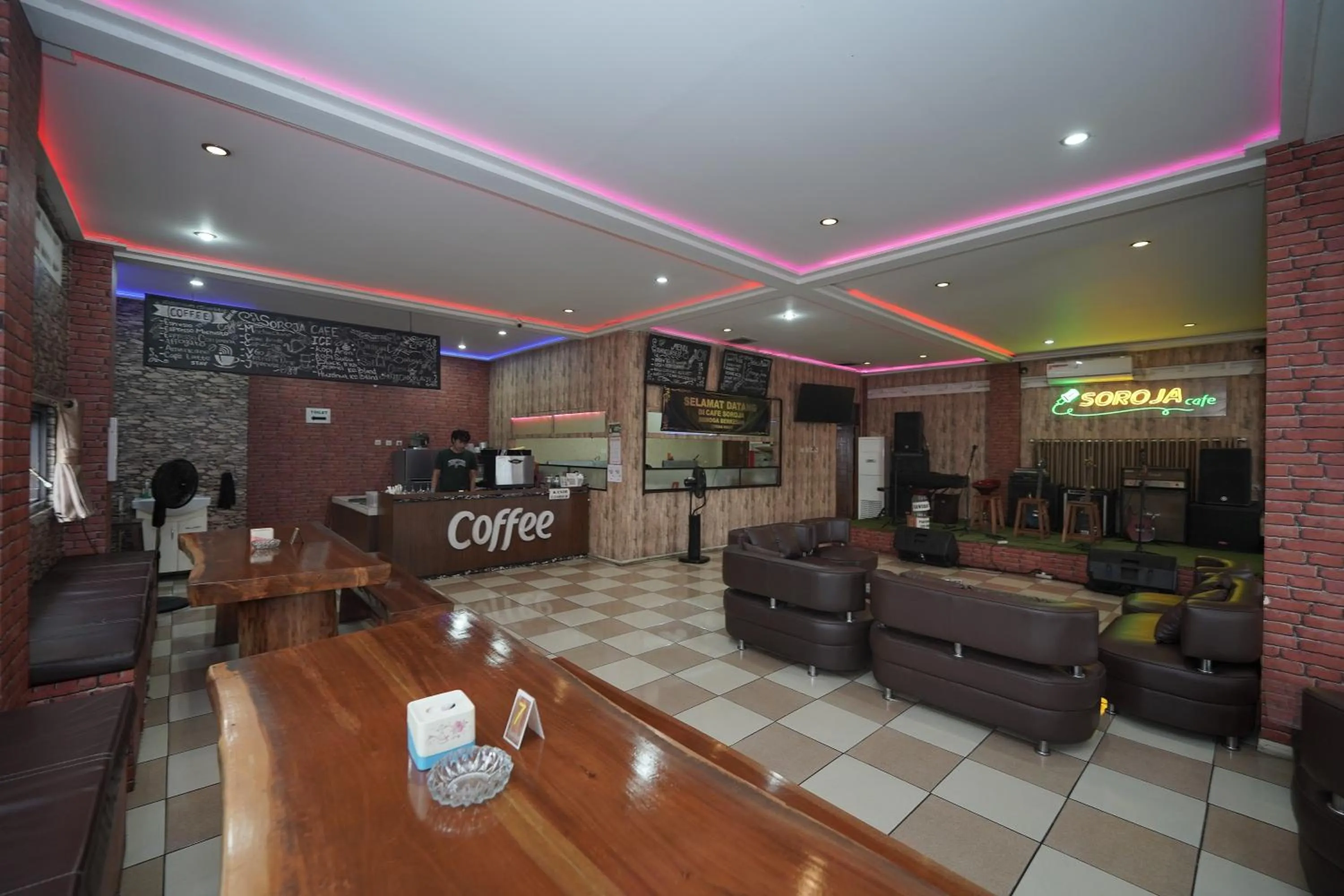 Restaurant/places to eat in Hotel Soreang