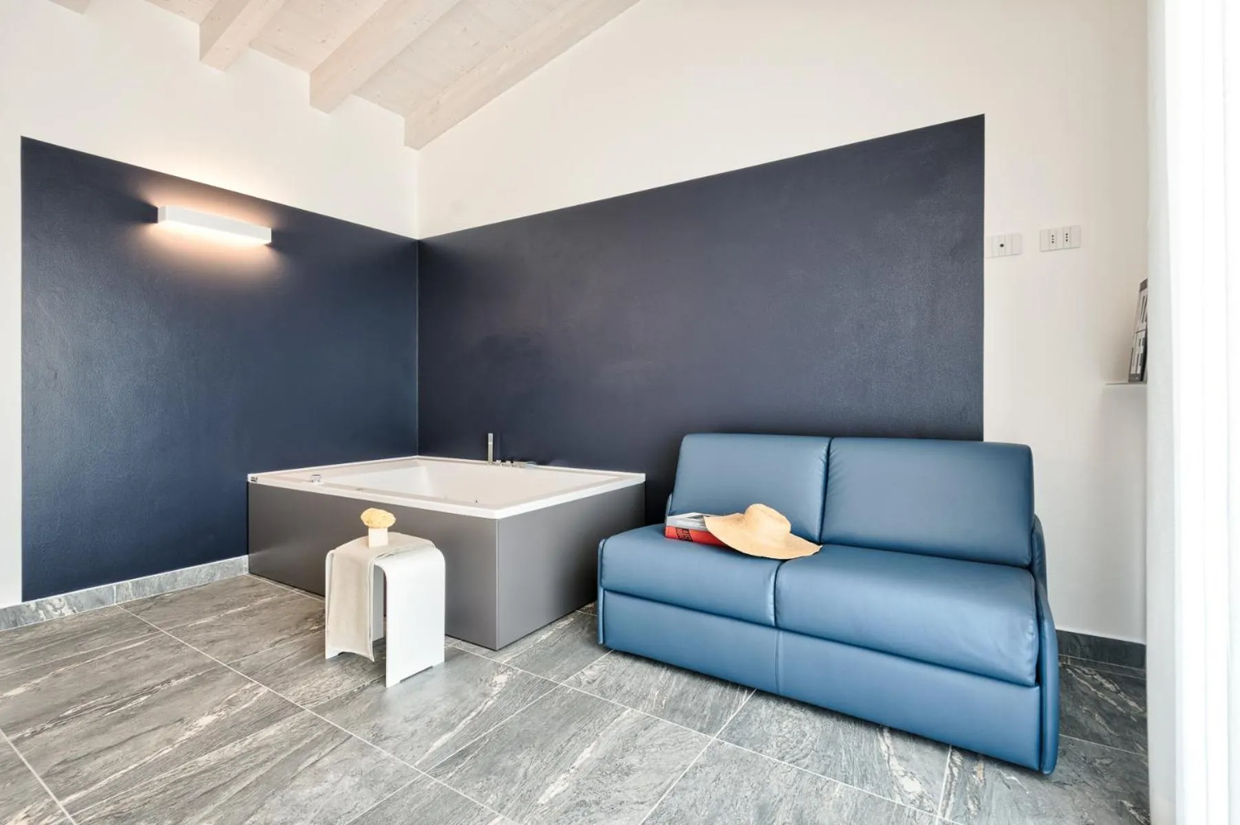 Hot Tub in Albamarina Residence