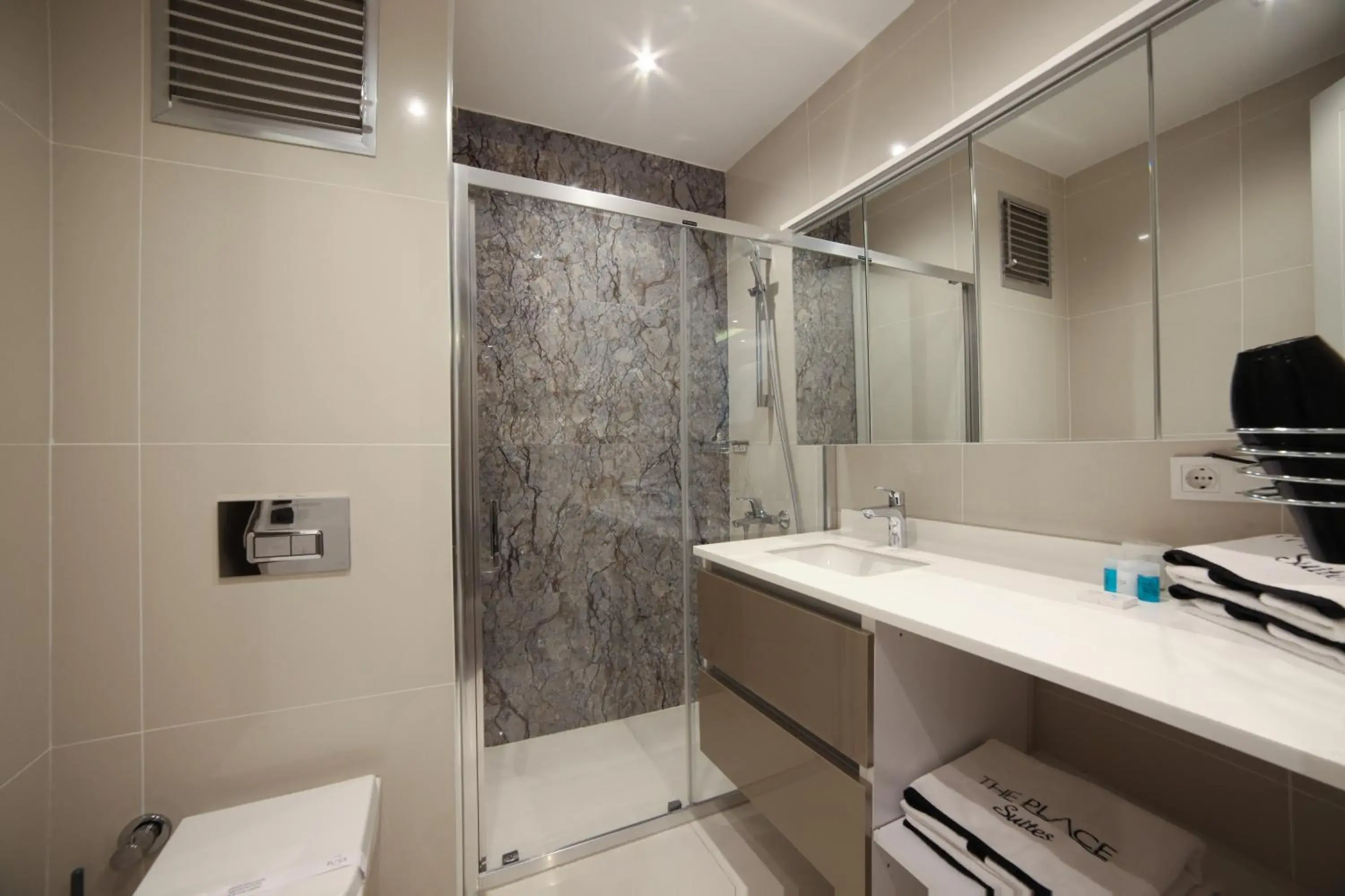 Two-Bedroom Apartment in Ataşehir The Place Suites Two-Bedroom Apartment in Ataşehir The Place Suites