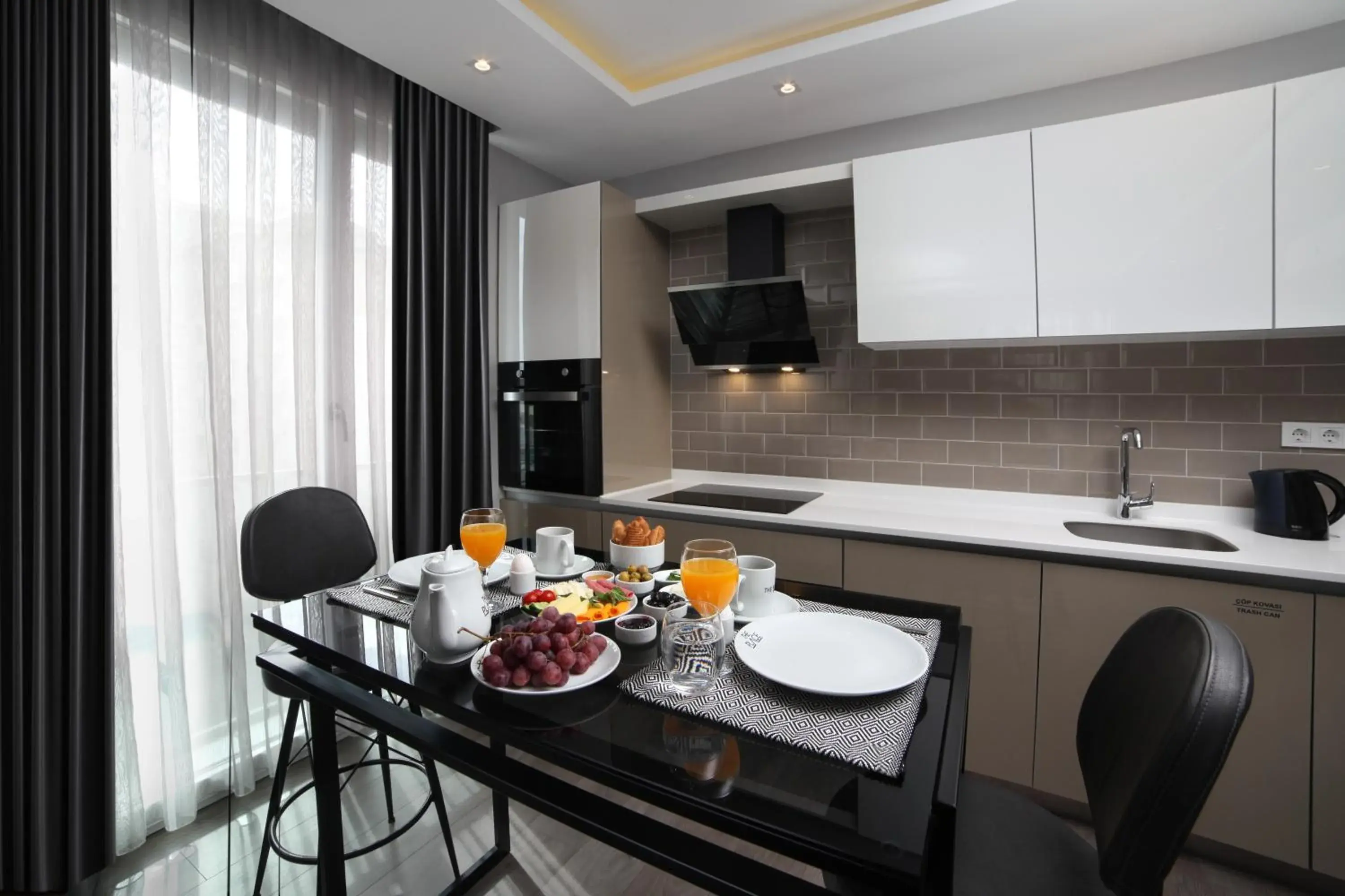 Deluxe Apartment in Ataşehir The Place Suites Deluxe Apartment in Ataşehir The Place Suites